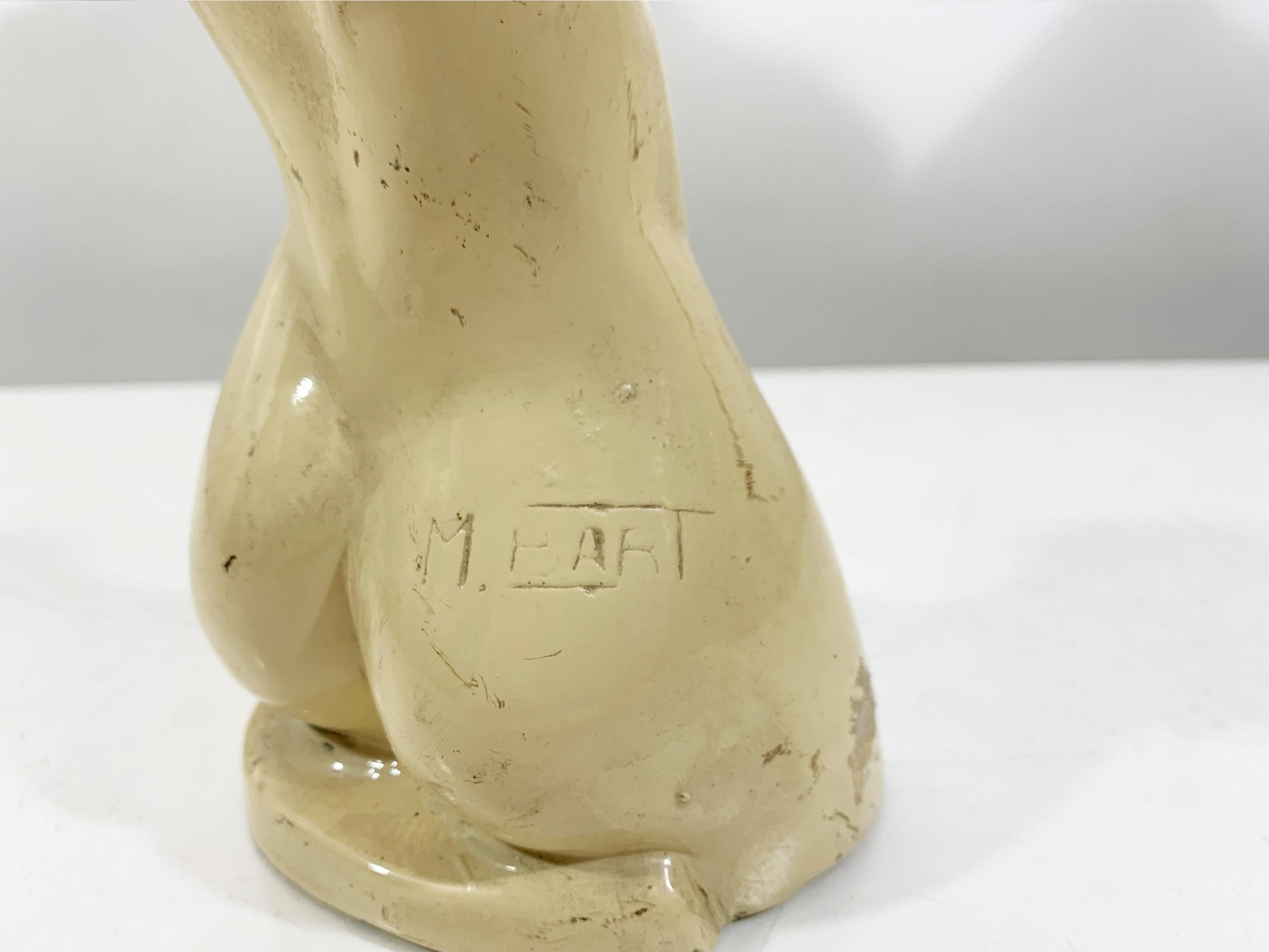 Scultura di torso femminile nudo della metà del XX secolo in argilla massiccia smaltata di M. I. Bart In condizioni buone in vendita a Beirut, LB