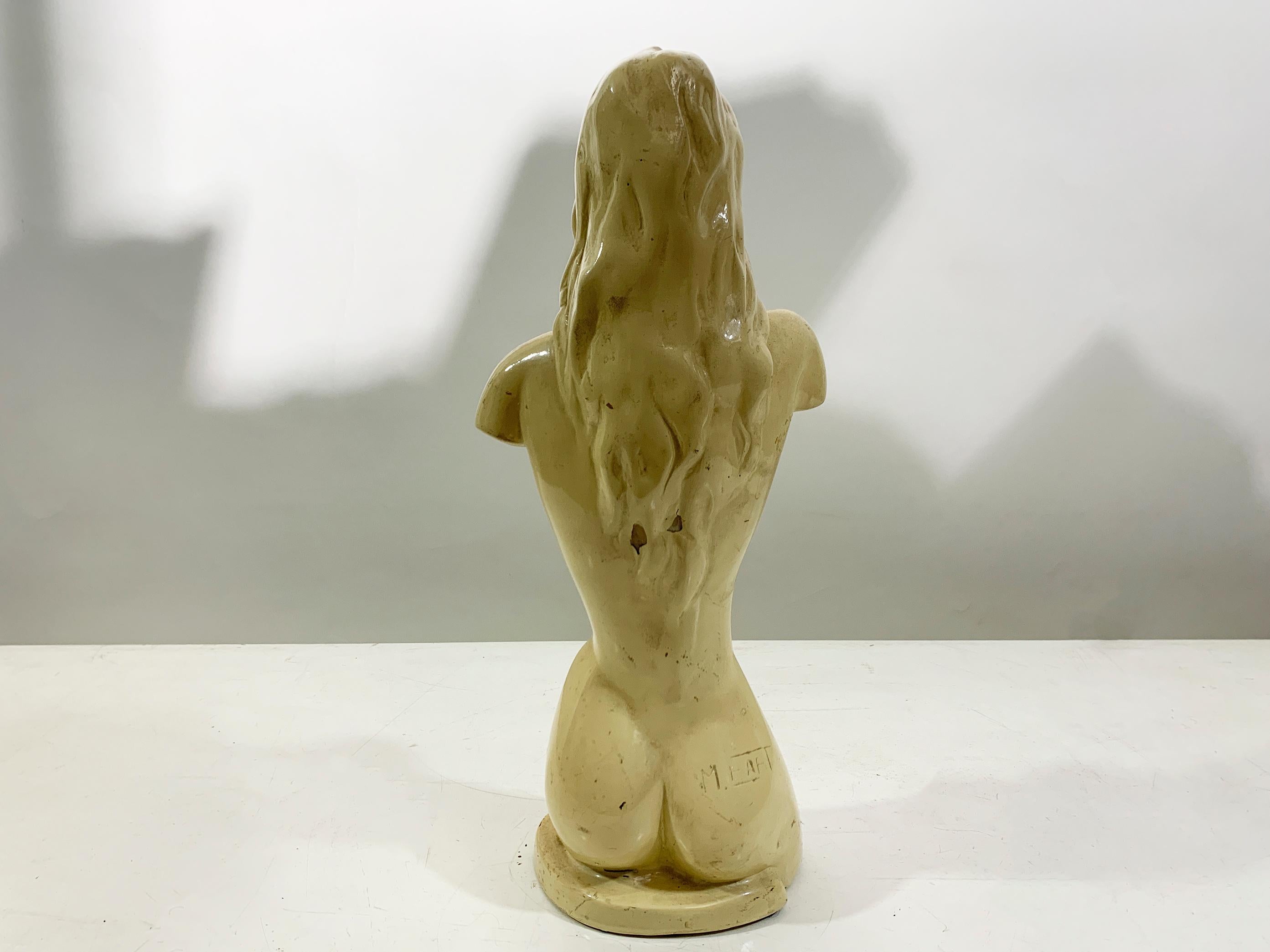 Scultura di torso femminile nudo della metà del XX secolo in argilla massiccia smaltata di M. I. Bart in vendita 1