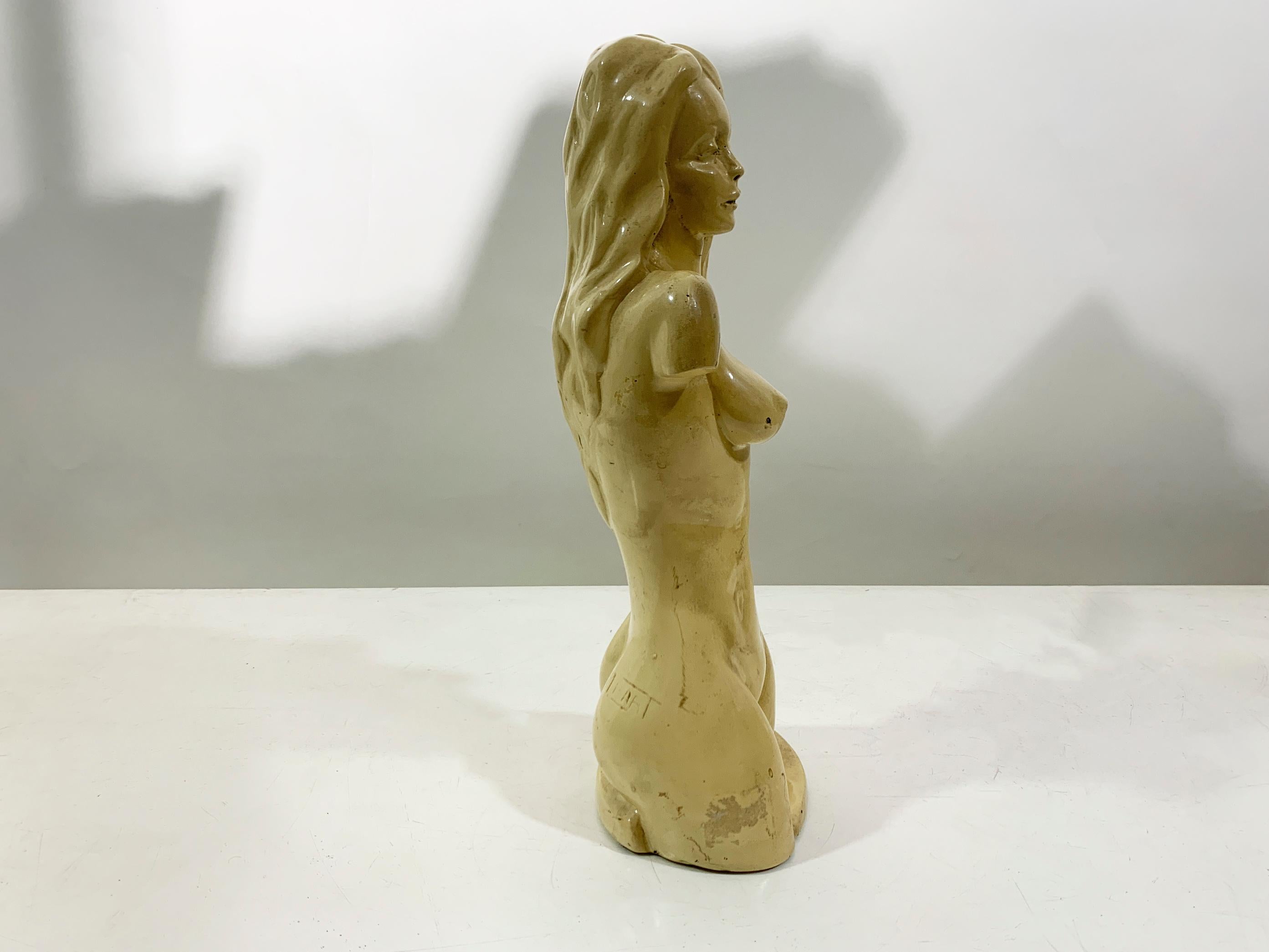 Scultura di torso femminile nudo della metà del XX secolo in argilla massiccia smaltata di M. I. Bart in vendita 2
