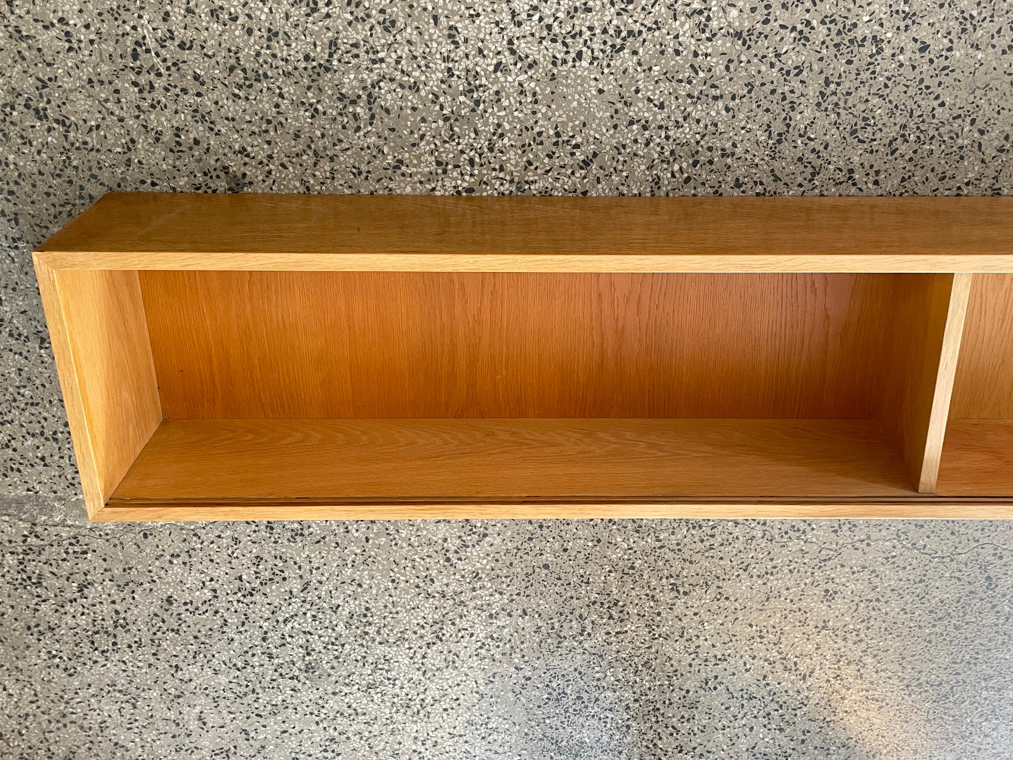 Mid-20th Century Oakwood Wall Cabinet by Carl Gustaf Hiort af Ornäs Finland 10