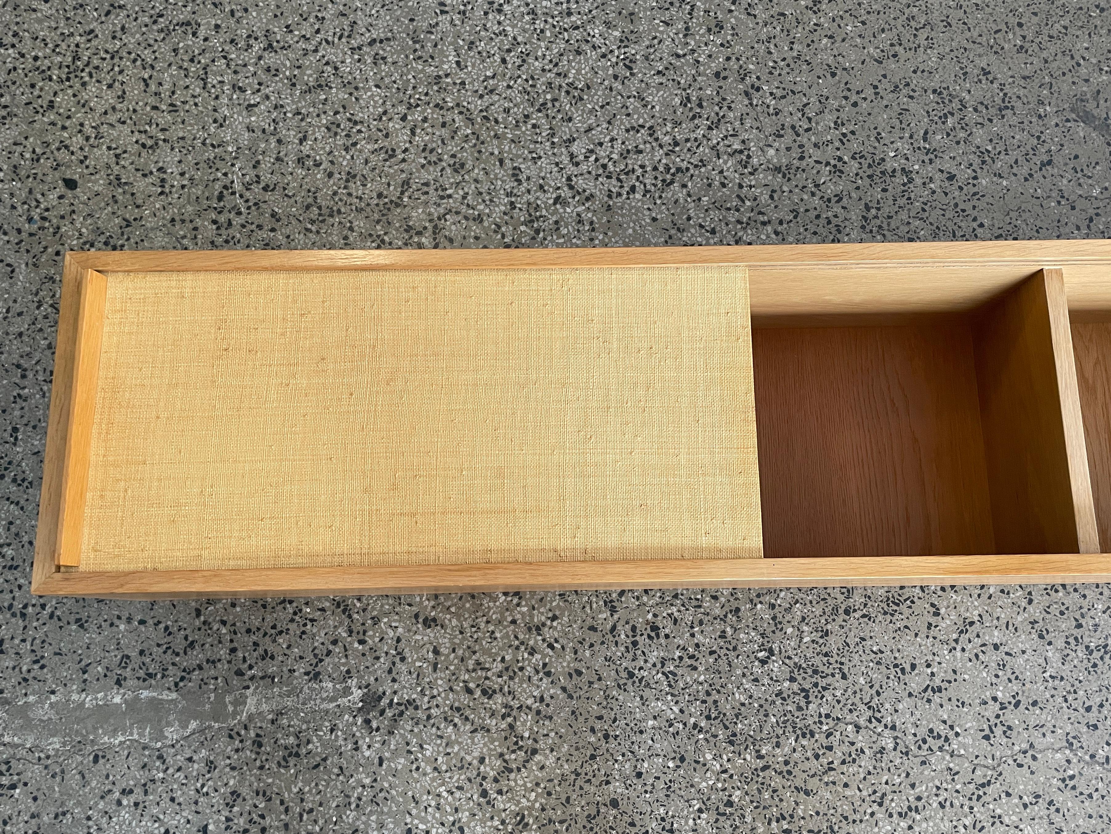 Mid-20th Century Oakwood Wall Cabinet by Carl Gustaf Hiort af Ornäs Finland In Good Condition In Turku, FI