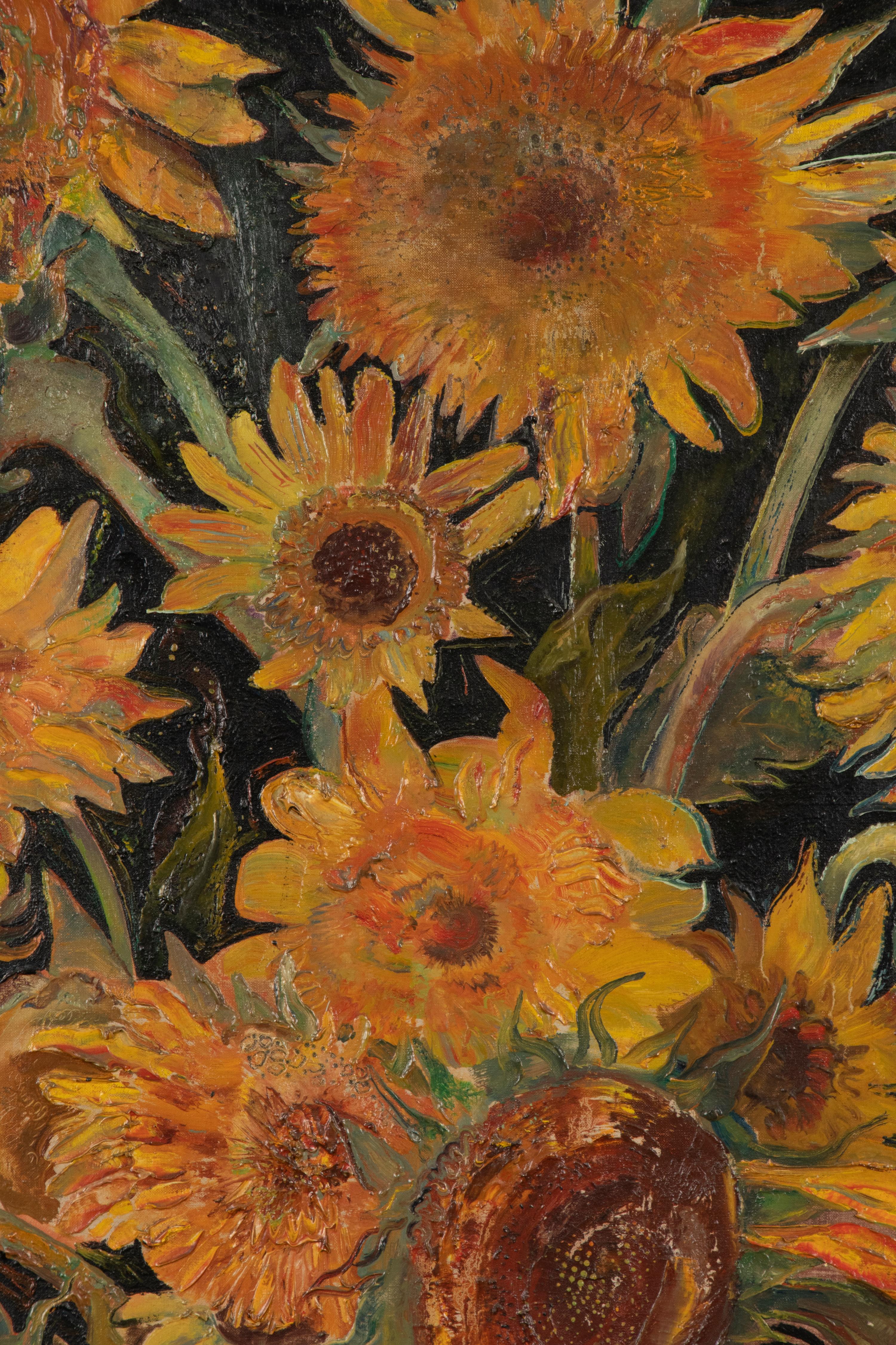 Peint à la main Milieu du 20e siècle, peinture à l'huile Nature morte fleurie avec tournesols dans un vase en vente