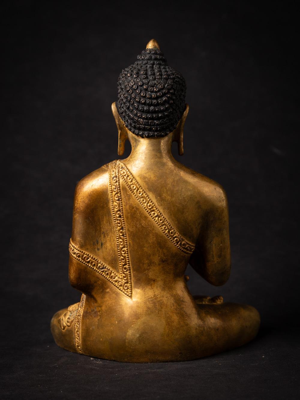 Mid-20th century old bronze Nepali Buddha statue in Abhaya Mudra In Good Condition In DEVENTER, NL