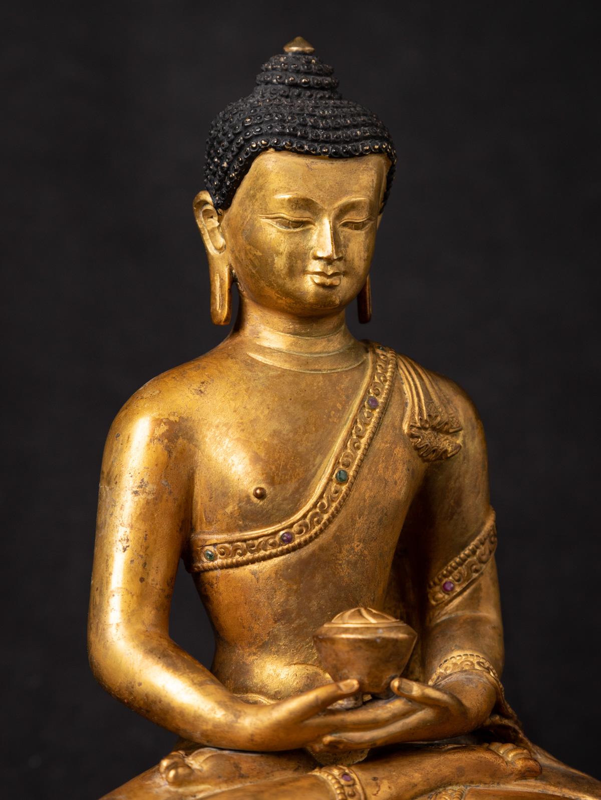 Mid 20th century Old bronze Nepali Buddha statue in Dhyana Mudra 9