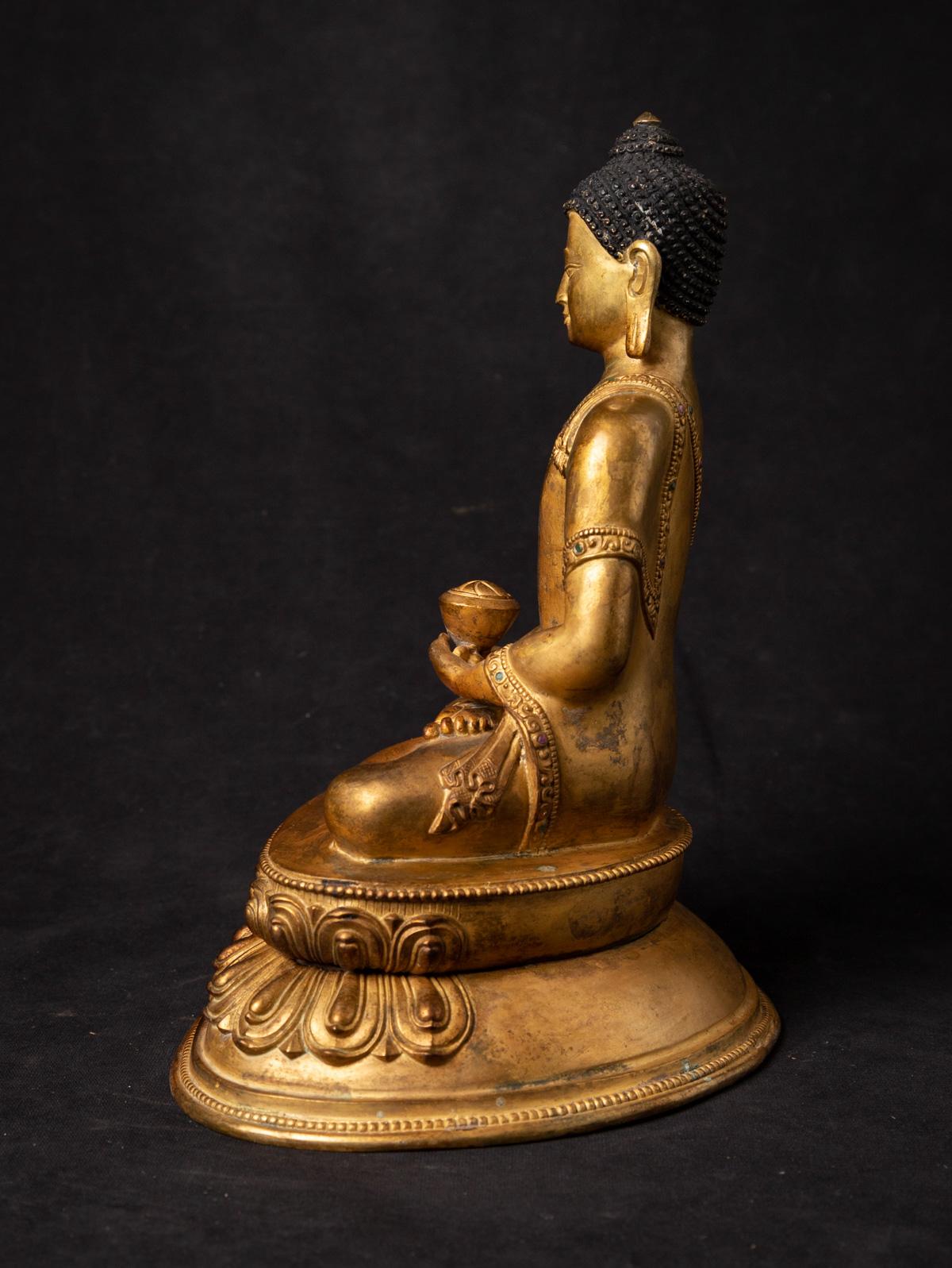Mid 20th century Old bronze Nepali Buddha statue in Dhyana Mudra For Sale 13