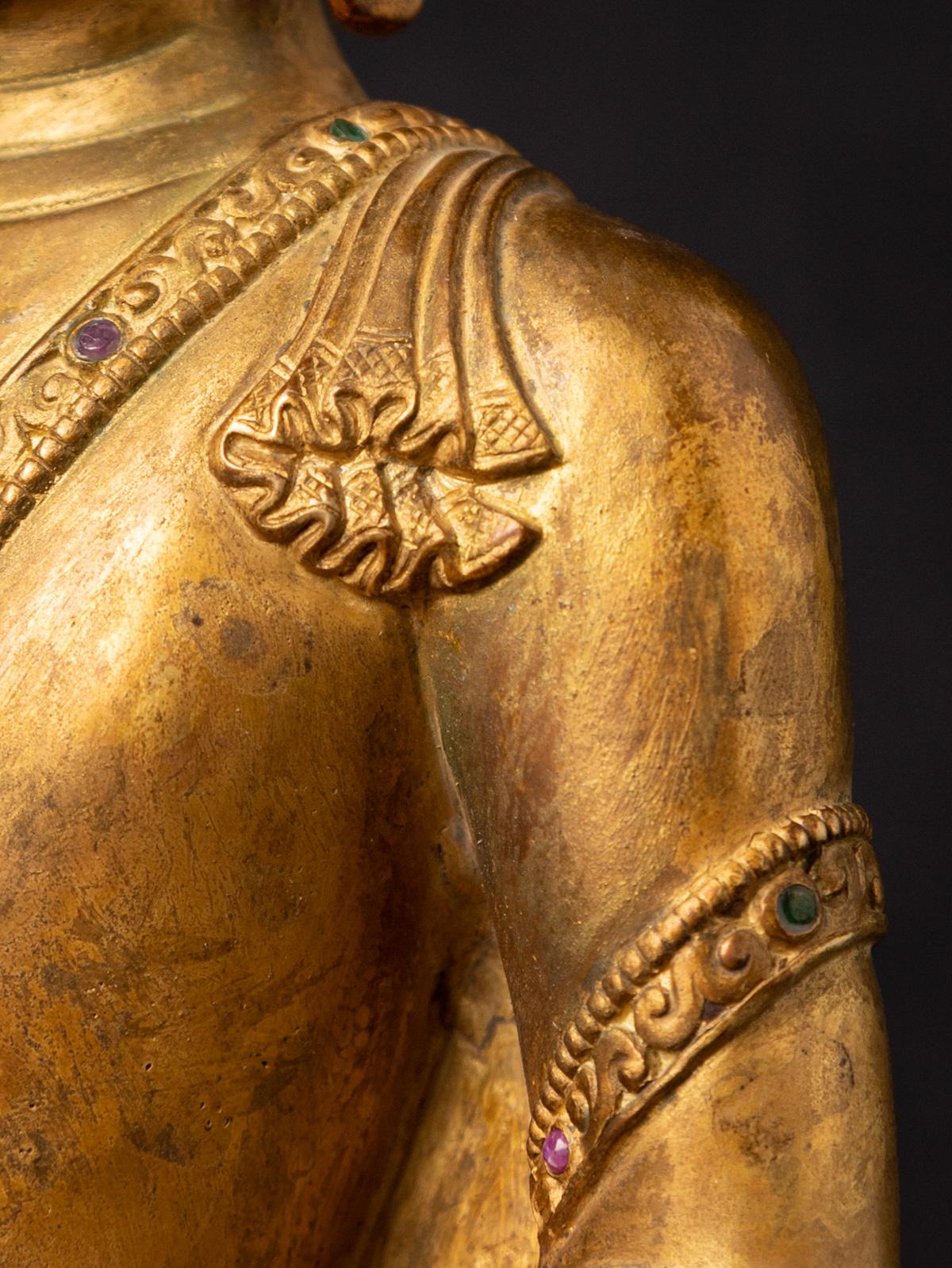 20th Century Mid 20th century Old bronze Nepali Buddha statue in Dhyana Mudra For Sale