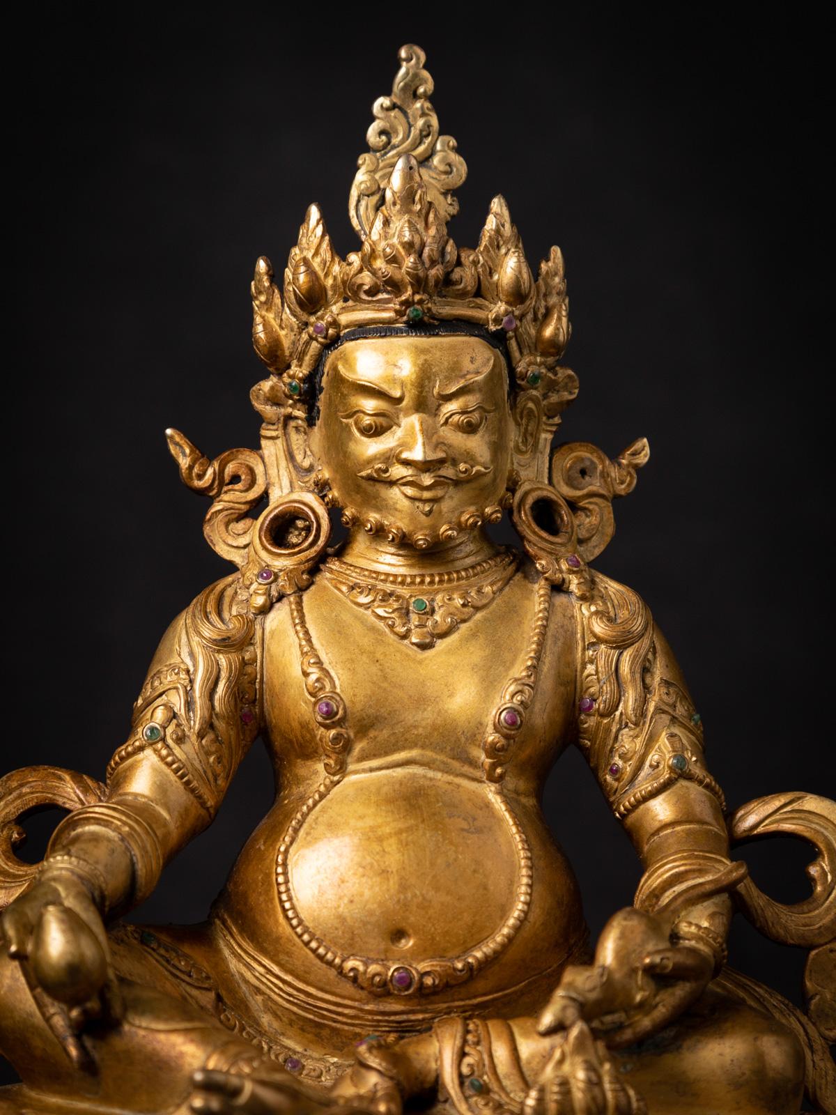 Nepalese Mid-20th century Old bronze Nepali Kuber statue fire gilded with 24 krt. gold