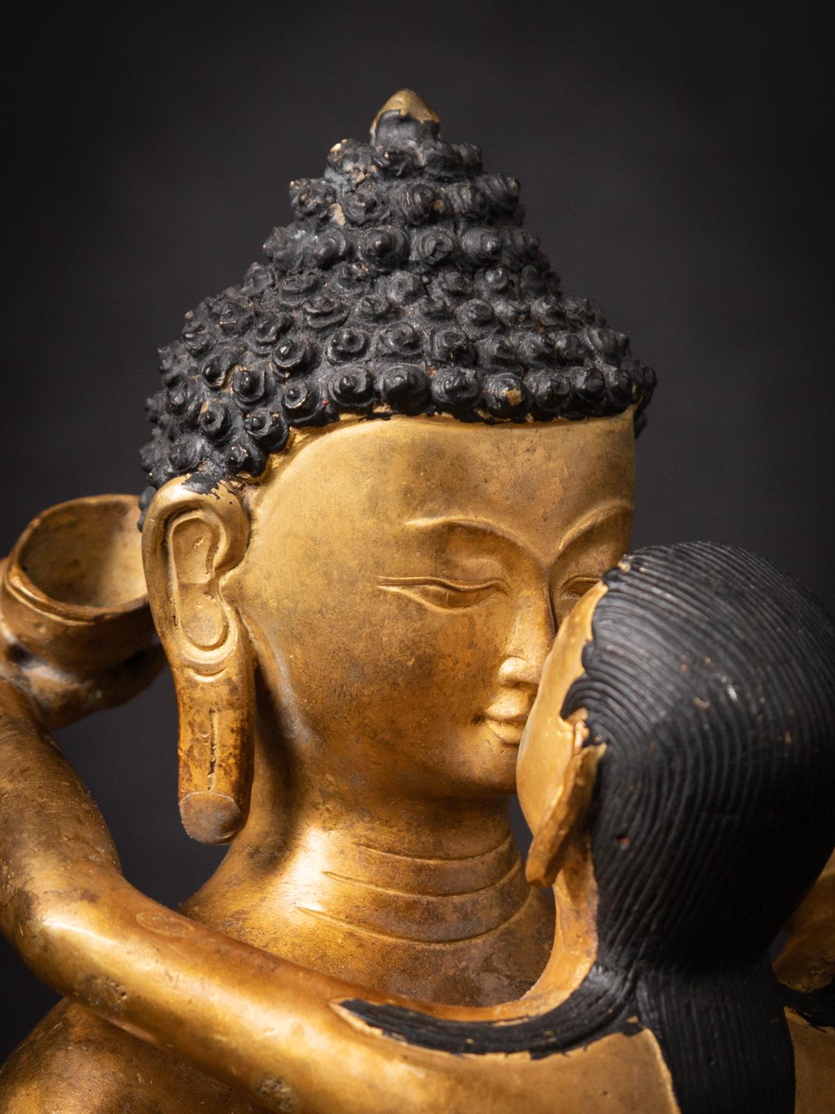 Mid-20th Century Old Bronze Nepali Samantabhadra Statue - Fire Gilded with Gold 8