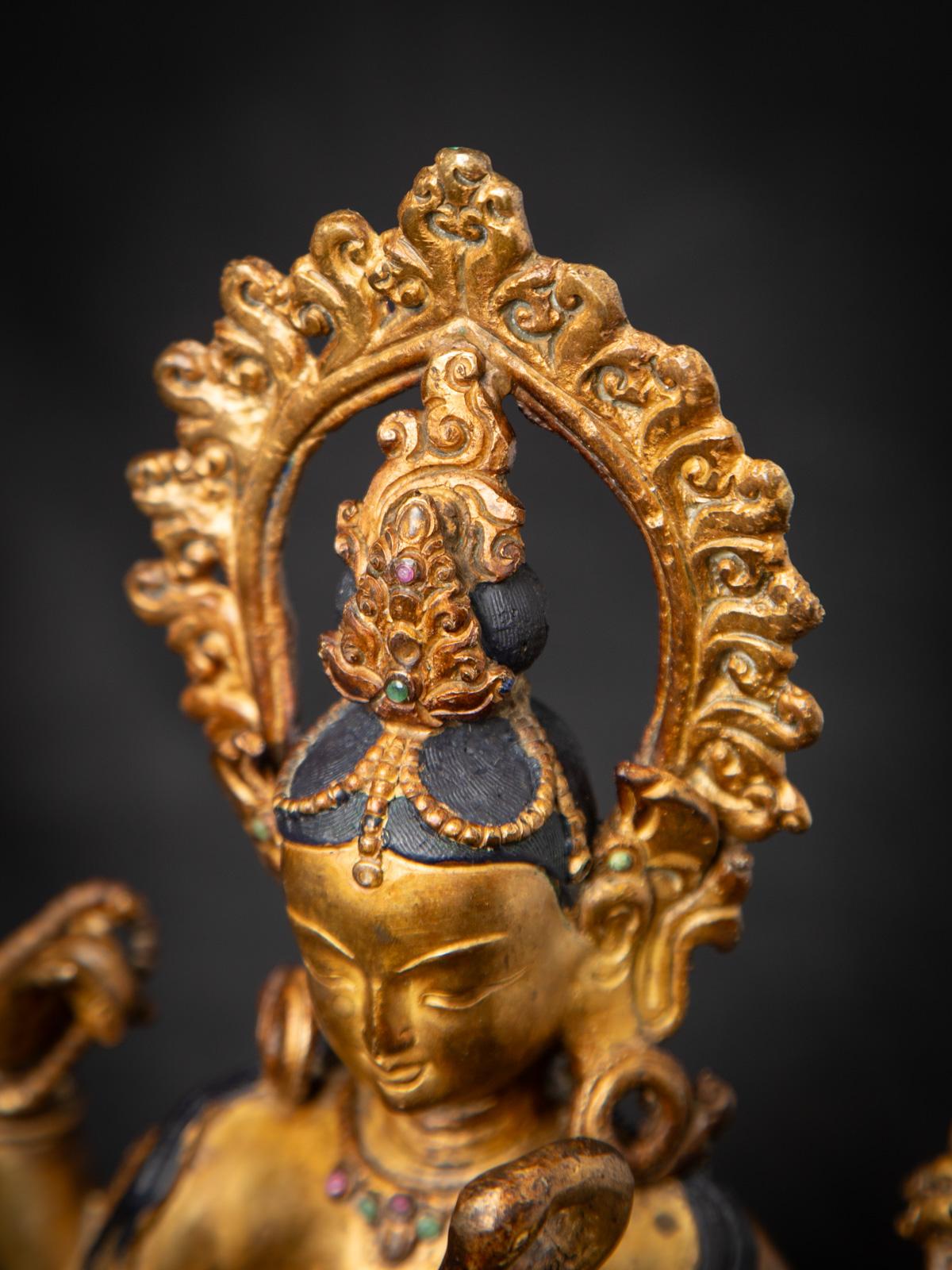 Birman Milieu du 20e siècle Statue Saraswati en bronze ancien du Népal - Bouddhas originaux en vente