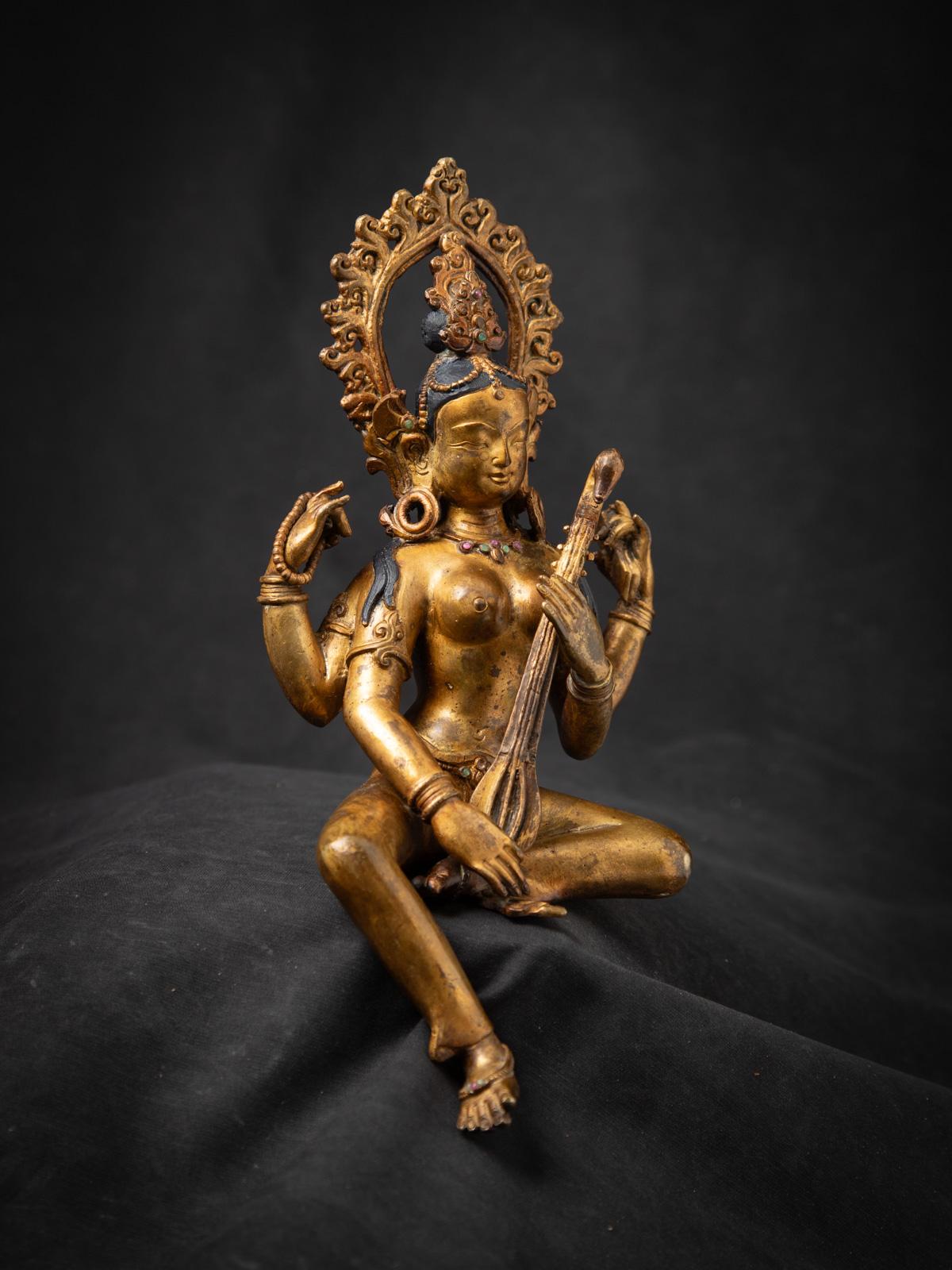 Milieu du 20e siècle Statue Saraswati en bronze ancien du Népal - Bouddhas originaux en vente 1