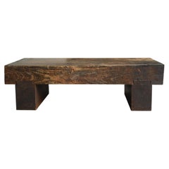 Table de travail d'artisan en bois de keyaki japonais, datant du milieu du XXe siècle, TA139