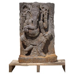 Ganesha-Statue aus altem Lavastein aus Indonesien aus der Mitte des 20. Jahrhunderts