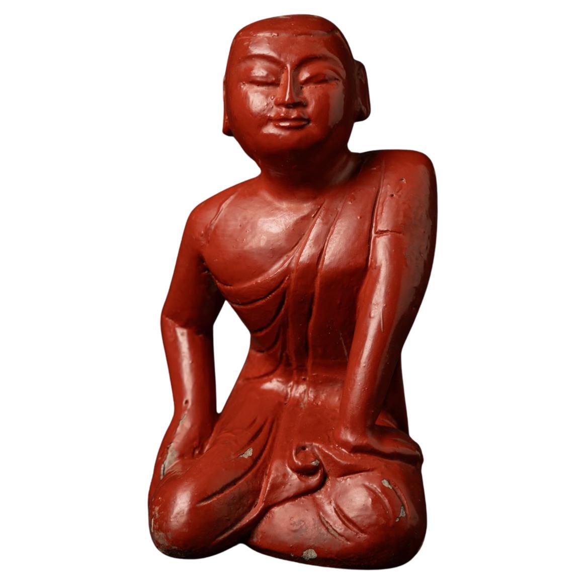 Alte burmesische Monk-Statue aus Holz aus Burma aus der Mitte des 20. Jahrhunderts – OriginalBuddhas im Angebot
