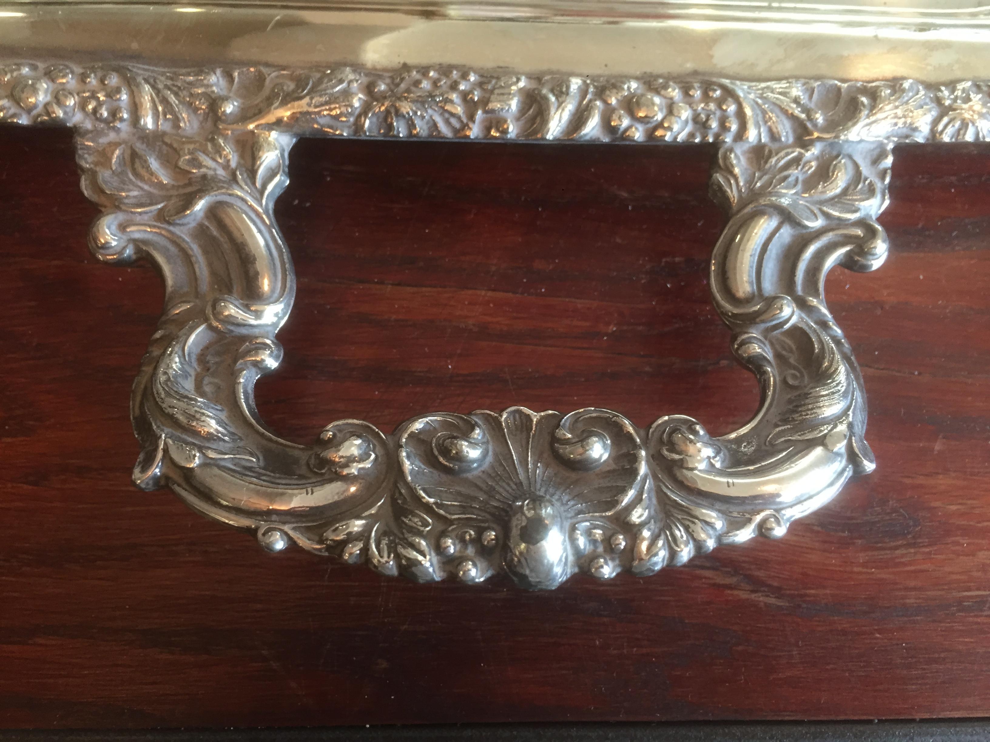 Mid-20th Century Oneida Silver Plated Engraved Details Tray, 1930s In Good Condition In LEGNY, FR