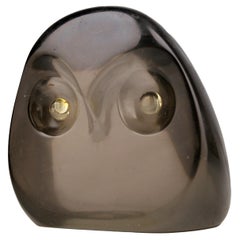 Mid-20th Century Op Art Acrylic/Lucite Monochromatic Owl Sculpture/Paperweight
