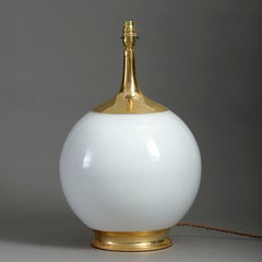 Futuristische Lampe aus Opalin und vergoldetem Metall, Mitte des 20.