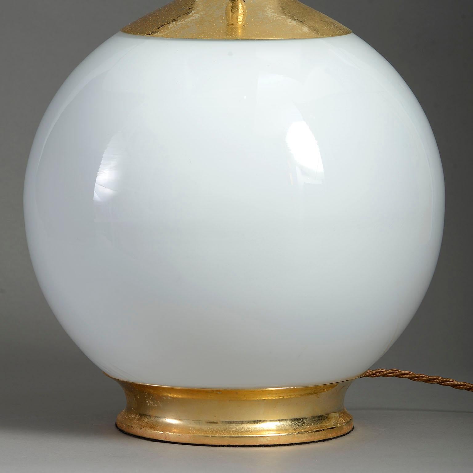 Mid-20th Century Opaline and Gilt Metal Futurist Lamp In Good Condition For Sale In London, GB
