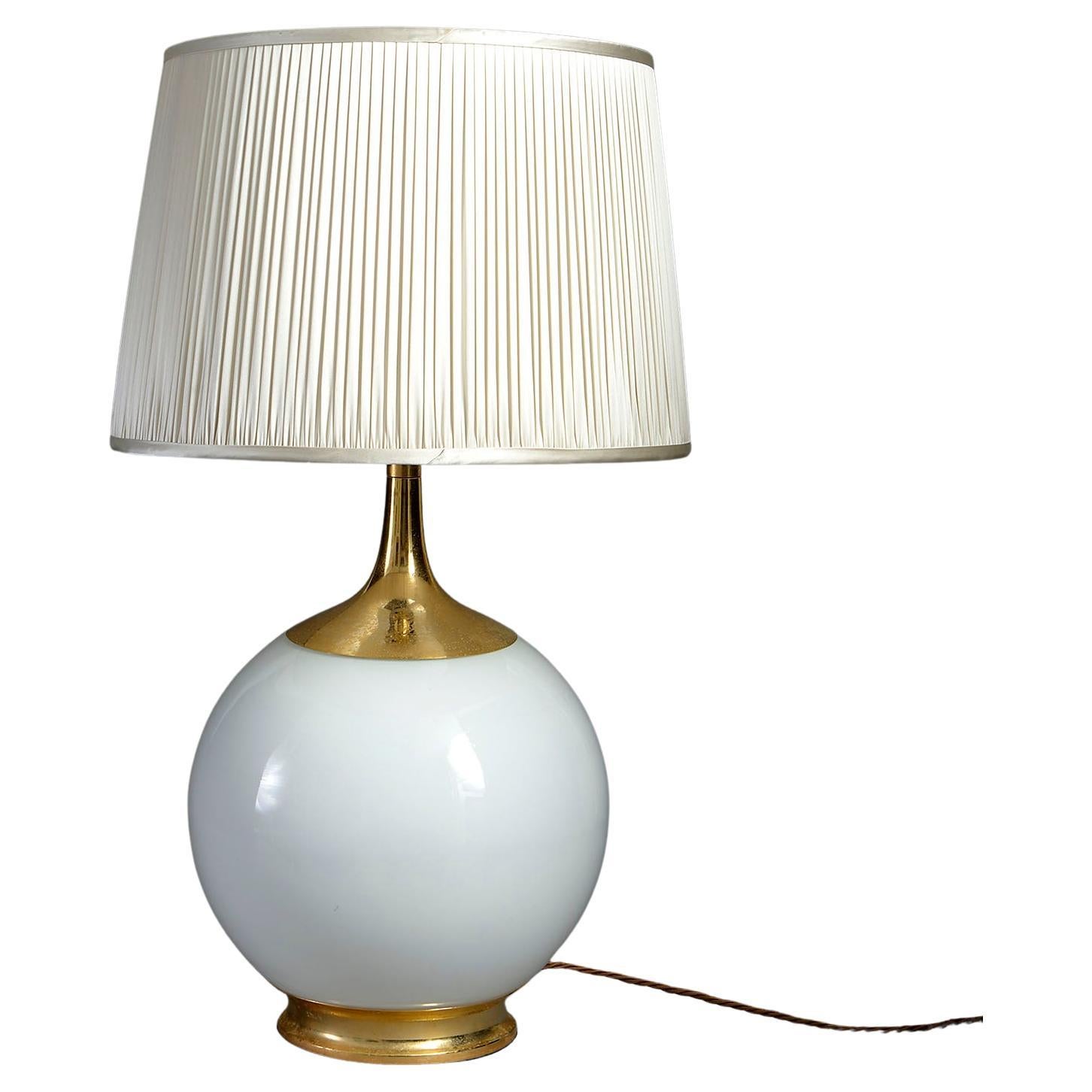Lampada futurista in metallo opalino e dorato della metà del XX secolo