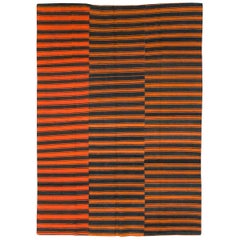 Tapis Kilim turc à tissage plat orange et noir du milieu du 20ème siècle