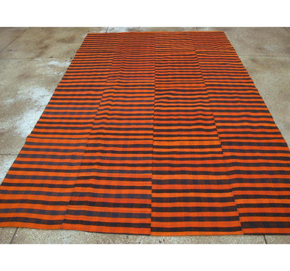 Mid-20th Century Orange and Black Turkish Flat-Weave Kilim Room Size Accent Rug In Good Condition For Sale In New York, NY