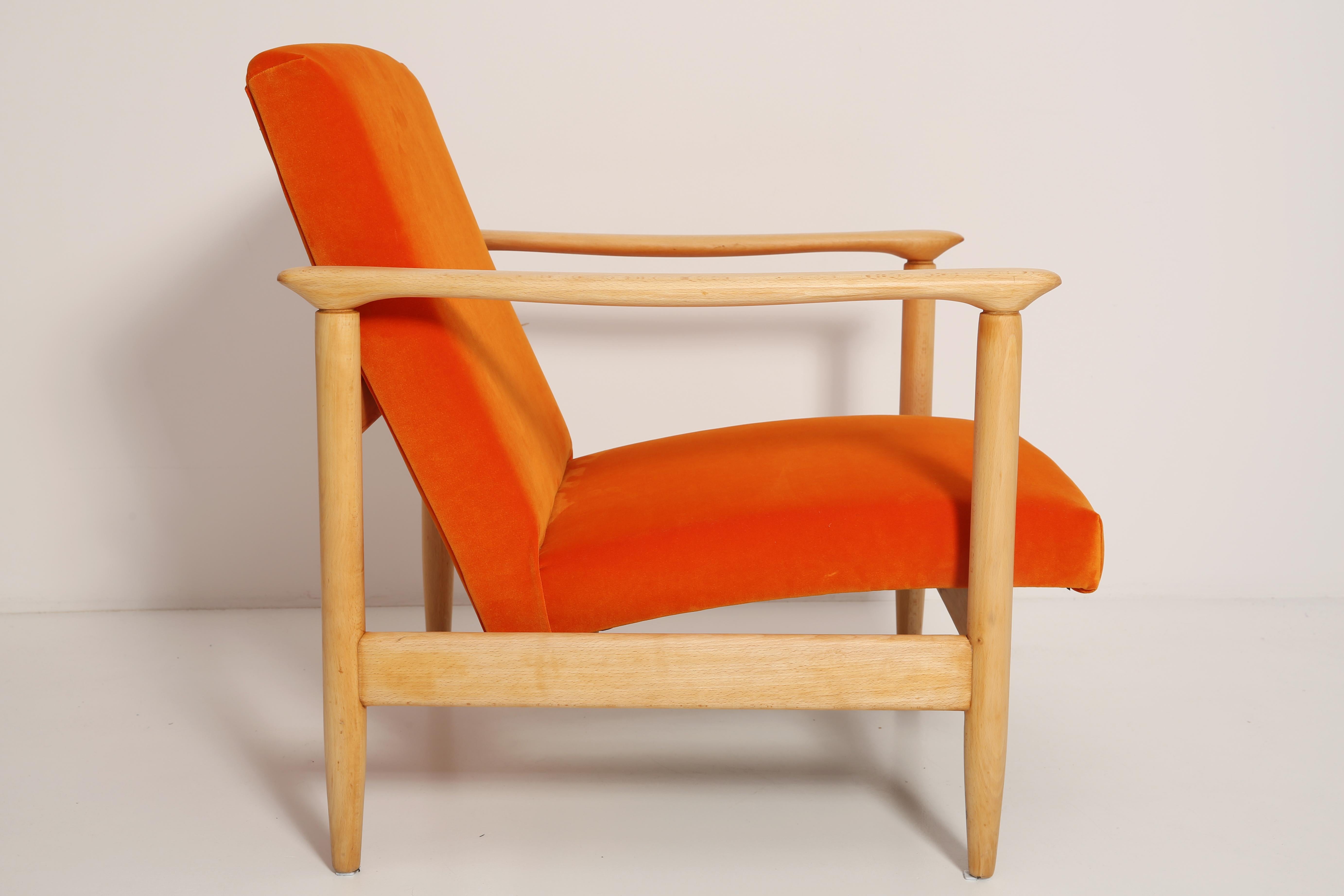 Mid-20th Century Orange Velvet Armchair, Edmund Homa, Europe, 1960s In Excellent Condition For Sale In 05-080 Hornowek, PL