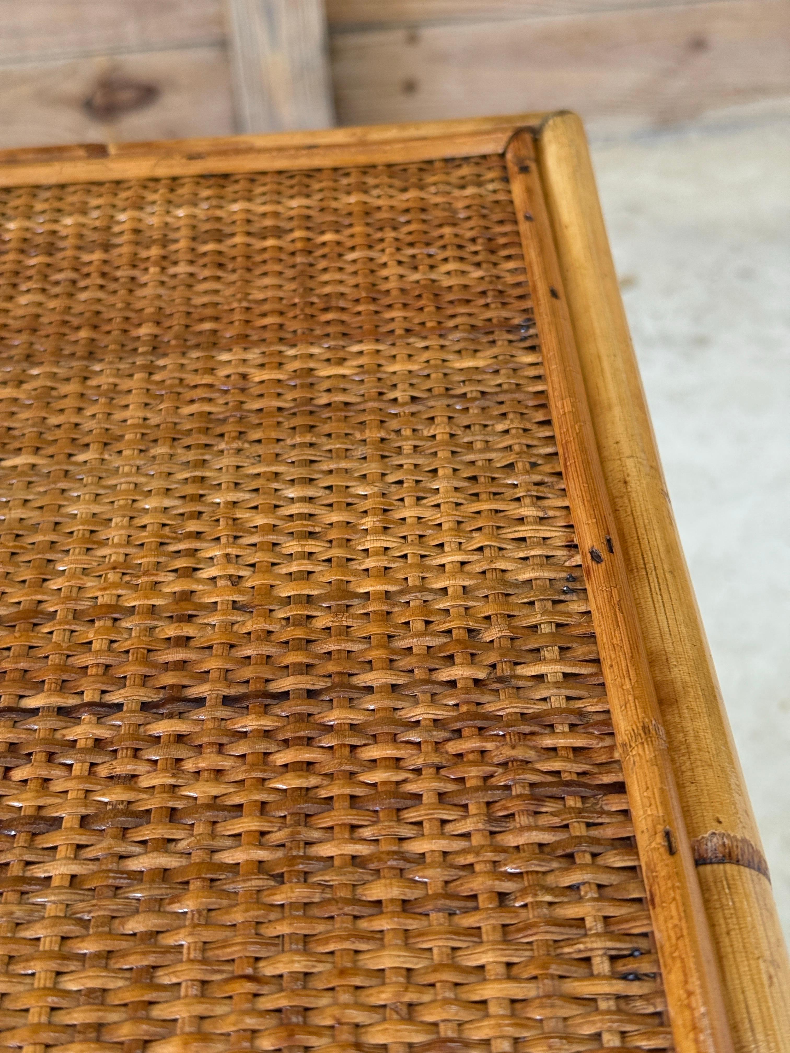 Lampadaire moderne organique du milieu du 20e siècle en bambou et rotin avec table à deux niveaux en vente 5