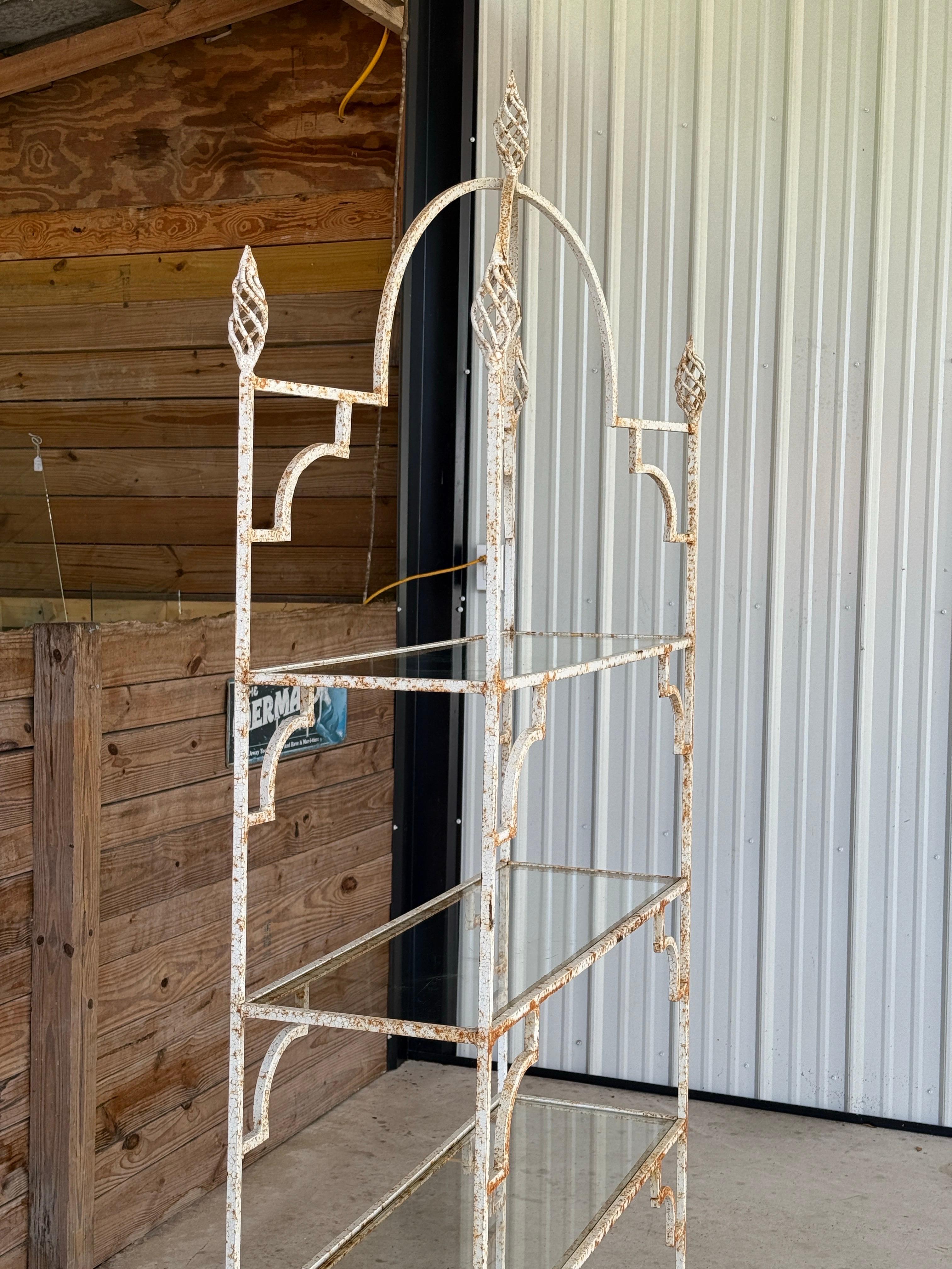 Rustikale Eisen-Etagere mit Glasschachtel, Organische Moderne, Marokkanischer Stil, Mitte des 20. Jahrhunderts im Angebot 9