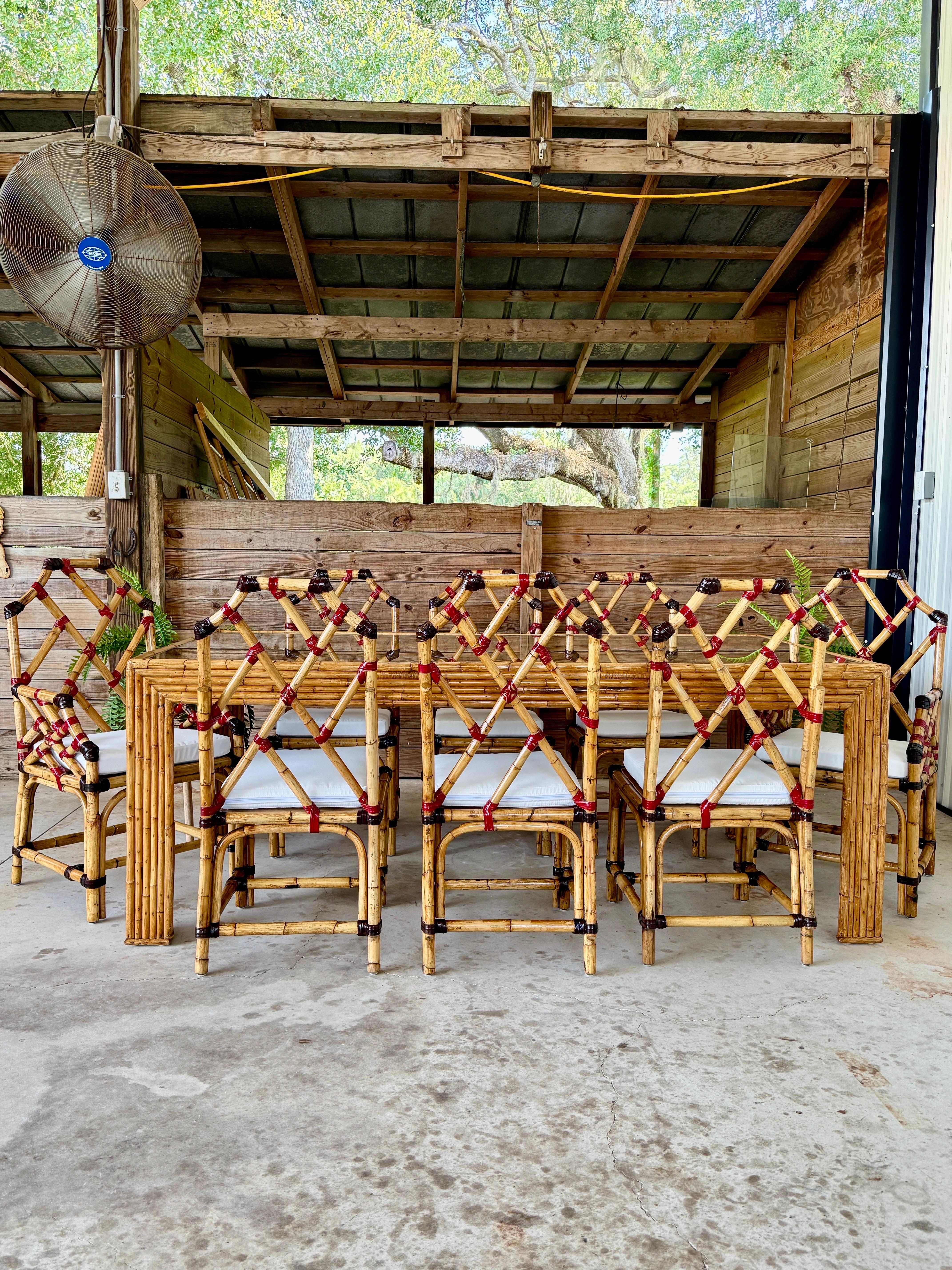 Ensemble de salle à manger en bambou Chippendale restauré au milieu du 20e siècle - Table W en vente 9