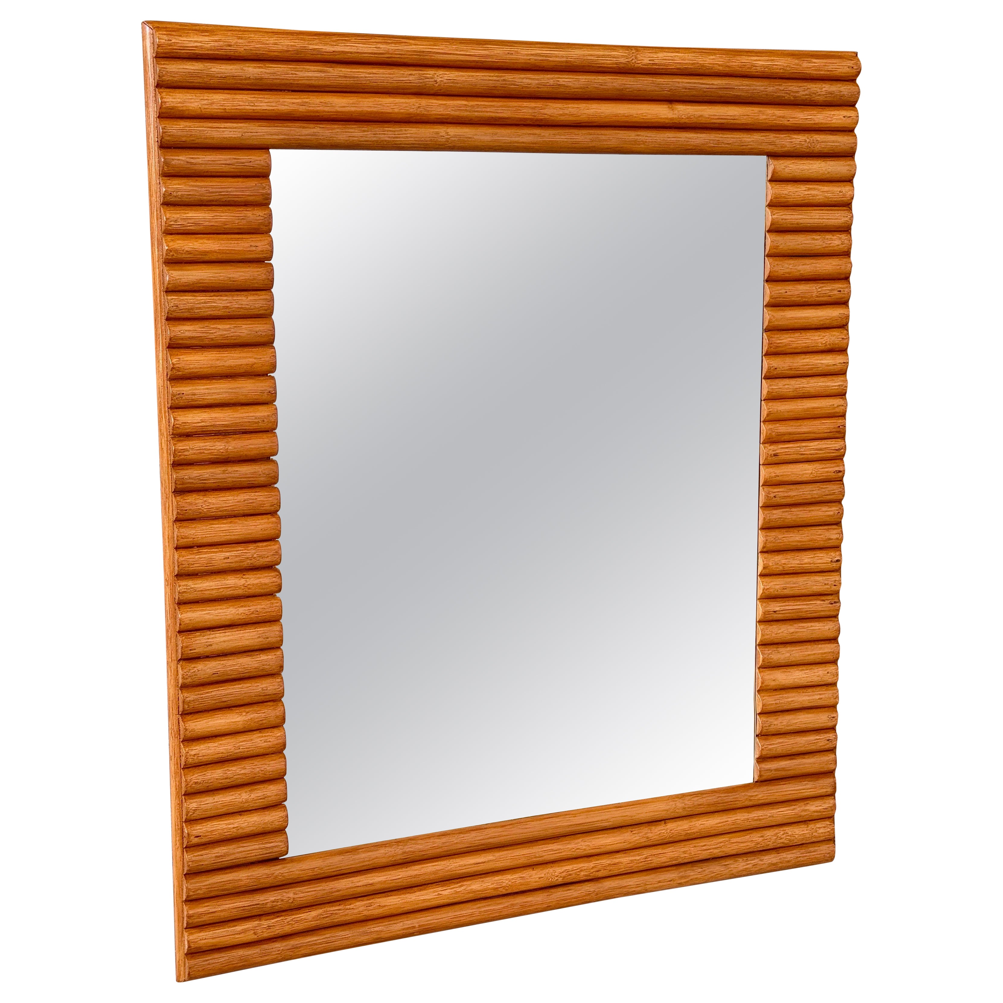 Espejo de pared de ratán orgánico moderno restaurado de mediados del siglo XX Manera de Paul Frank en venta