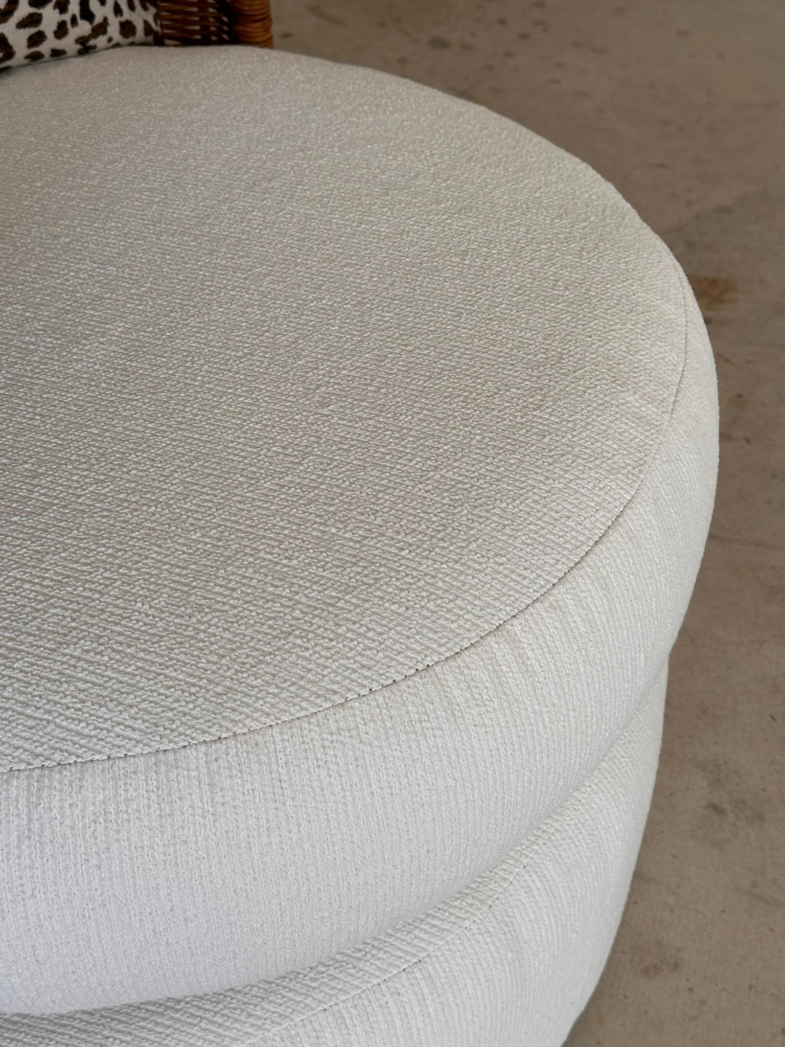 Chaise longue à capuchon en rotin du milieu du 20e siècle, The Moderns Modernity restaurée en vente 7