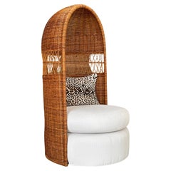 Chaise longue à capuchon en rotin du milieu du 20e siècle, The Moderns Modernity restaurée