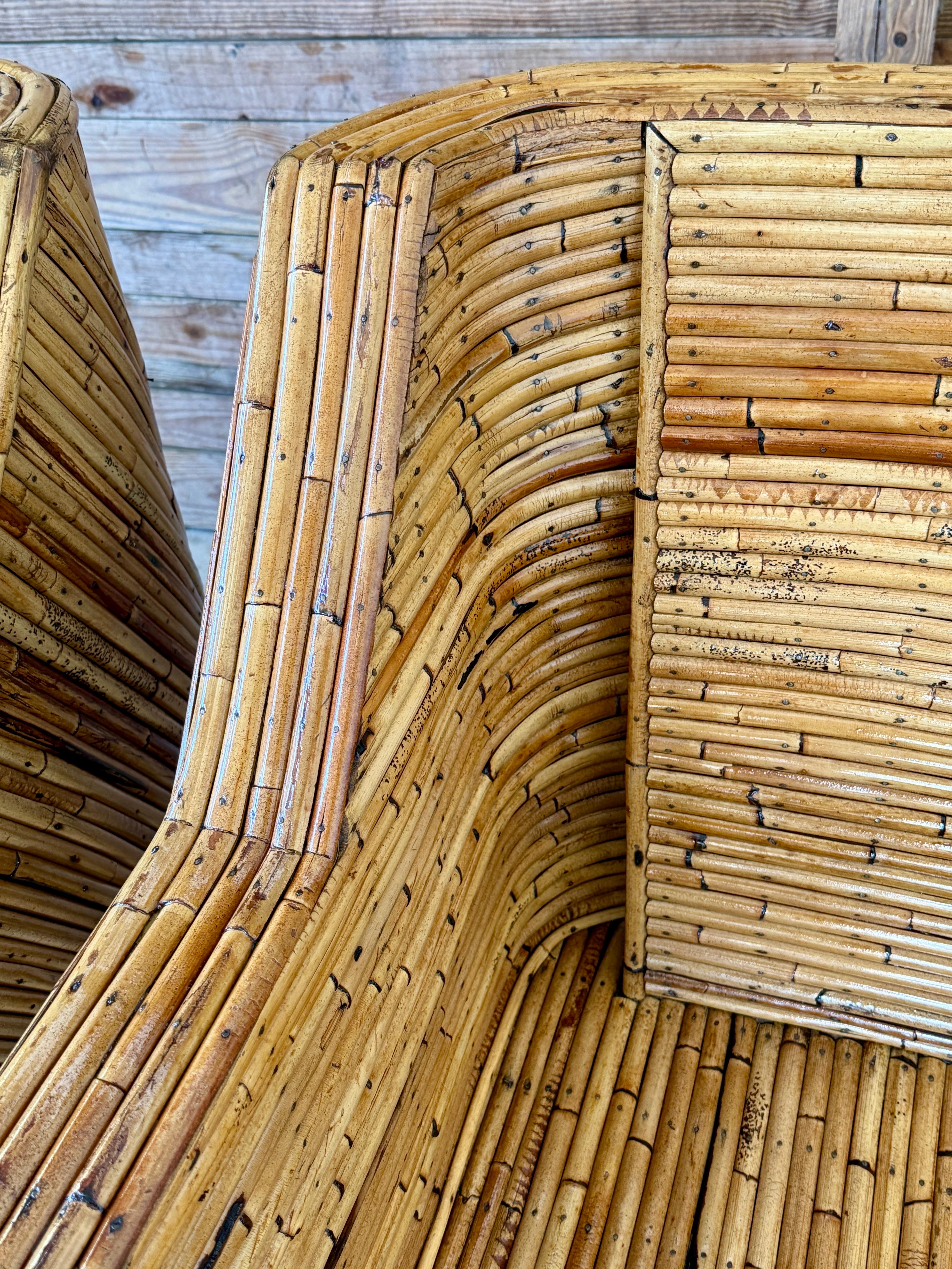 Sedie da salotto in rattan spaccato restaurate della metà del XX secolo e ott. in vendita 2