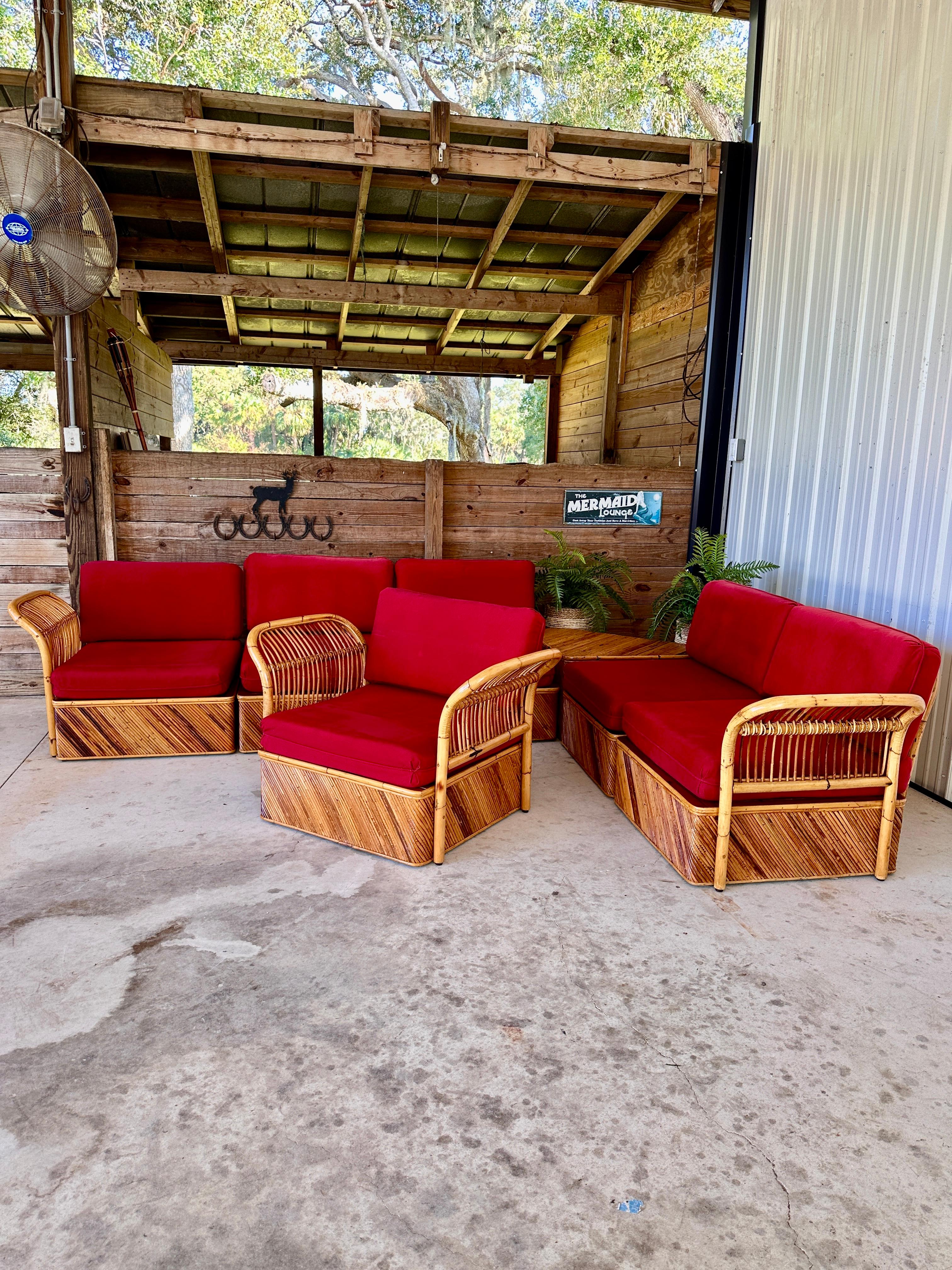 Chaise et section en rotin à crayon restauré, sept pièces, milieu du 20e siècle en vente 7