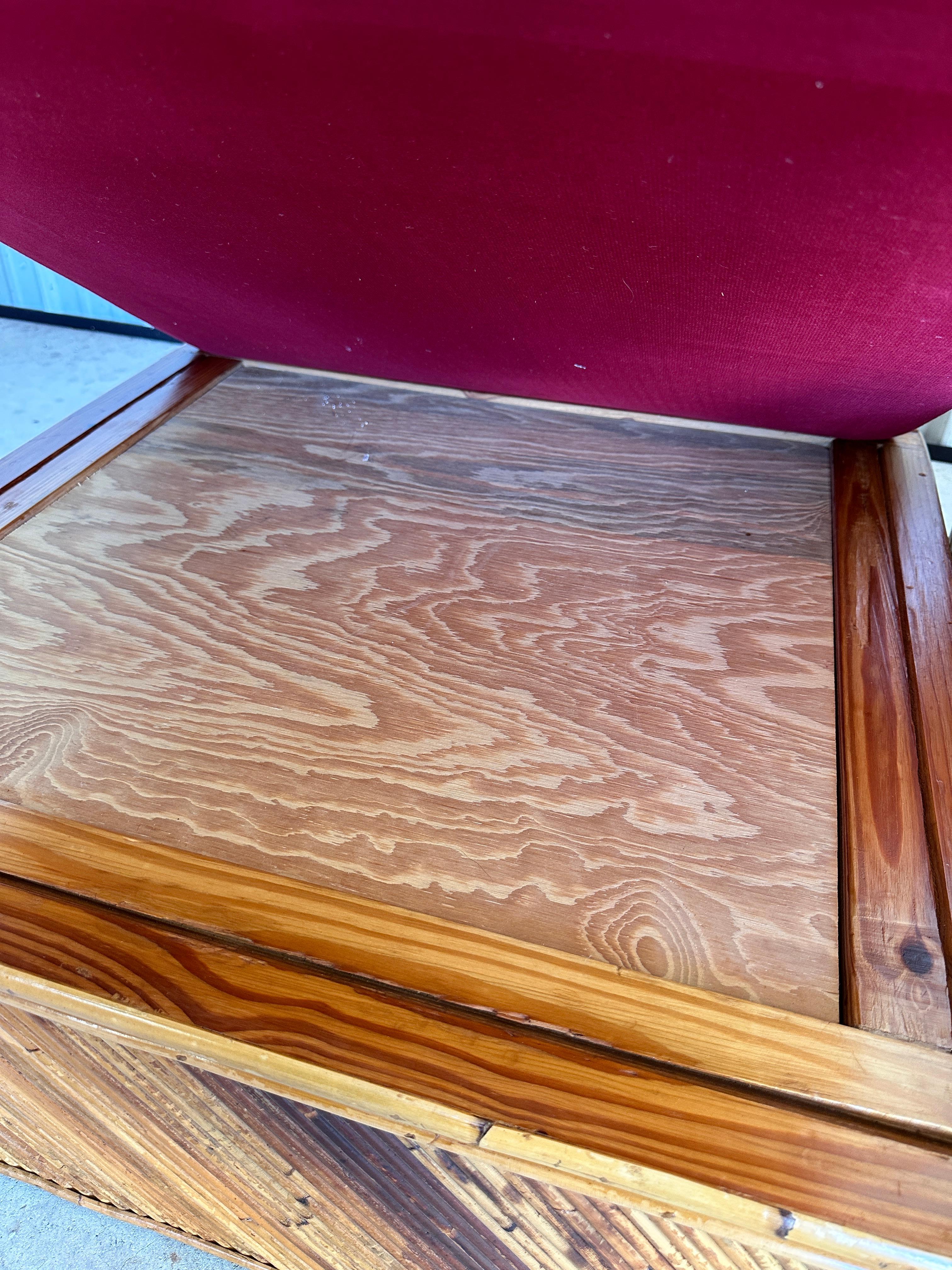 Chaise et section en rotin à crayon restauré, sept pièces, milieu du 20e siècle en vente 9