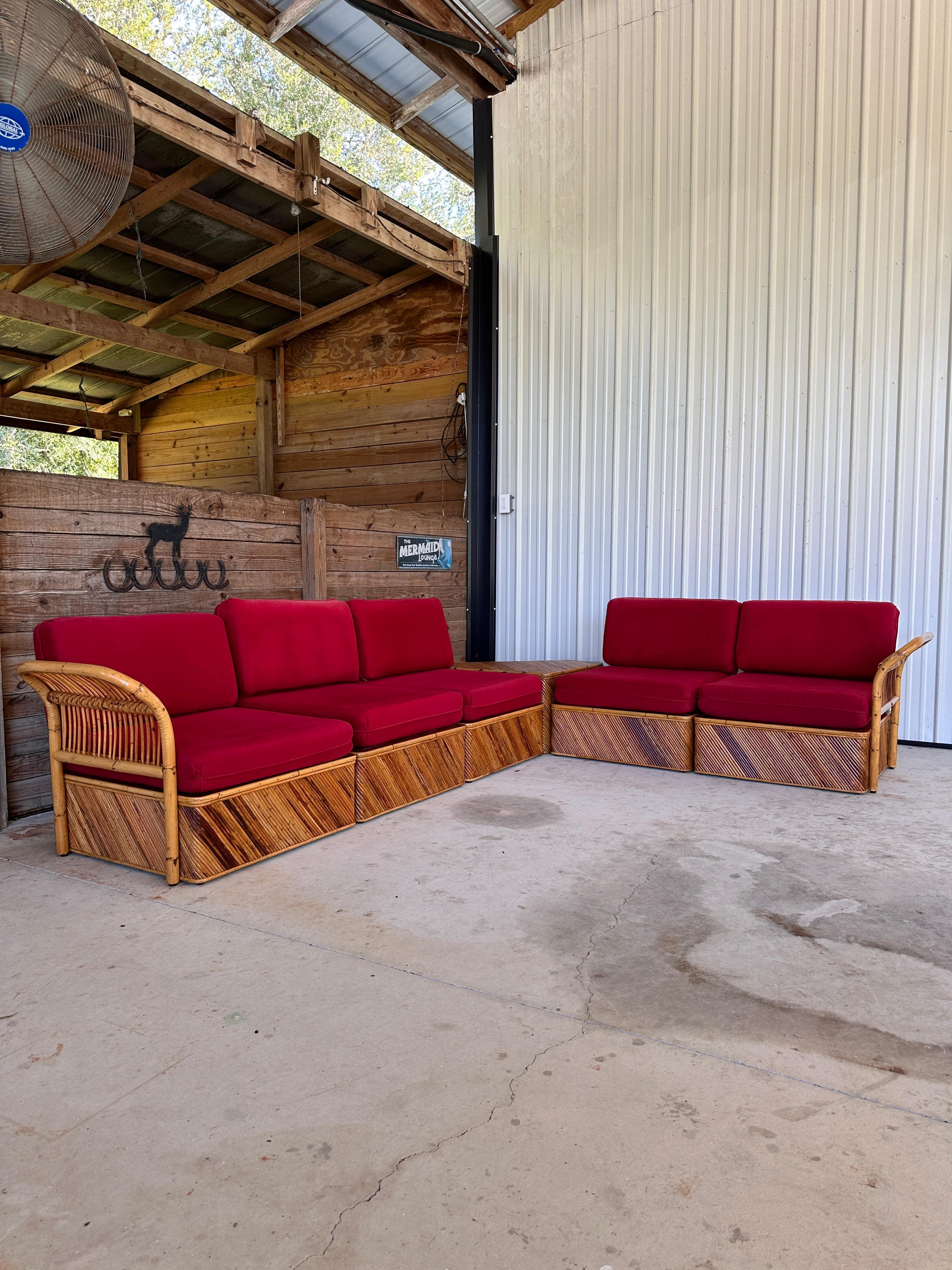 Chaise et section en rotin à crayon restauré, sept pièces, milieu du 20e siècle en vente 10