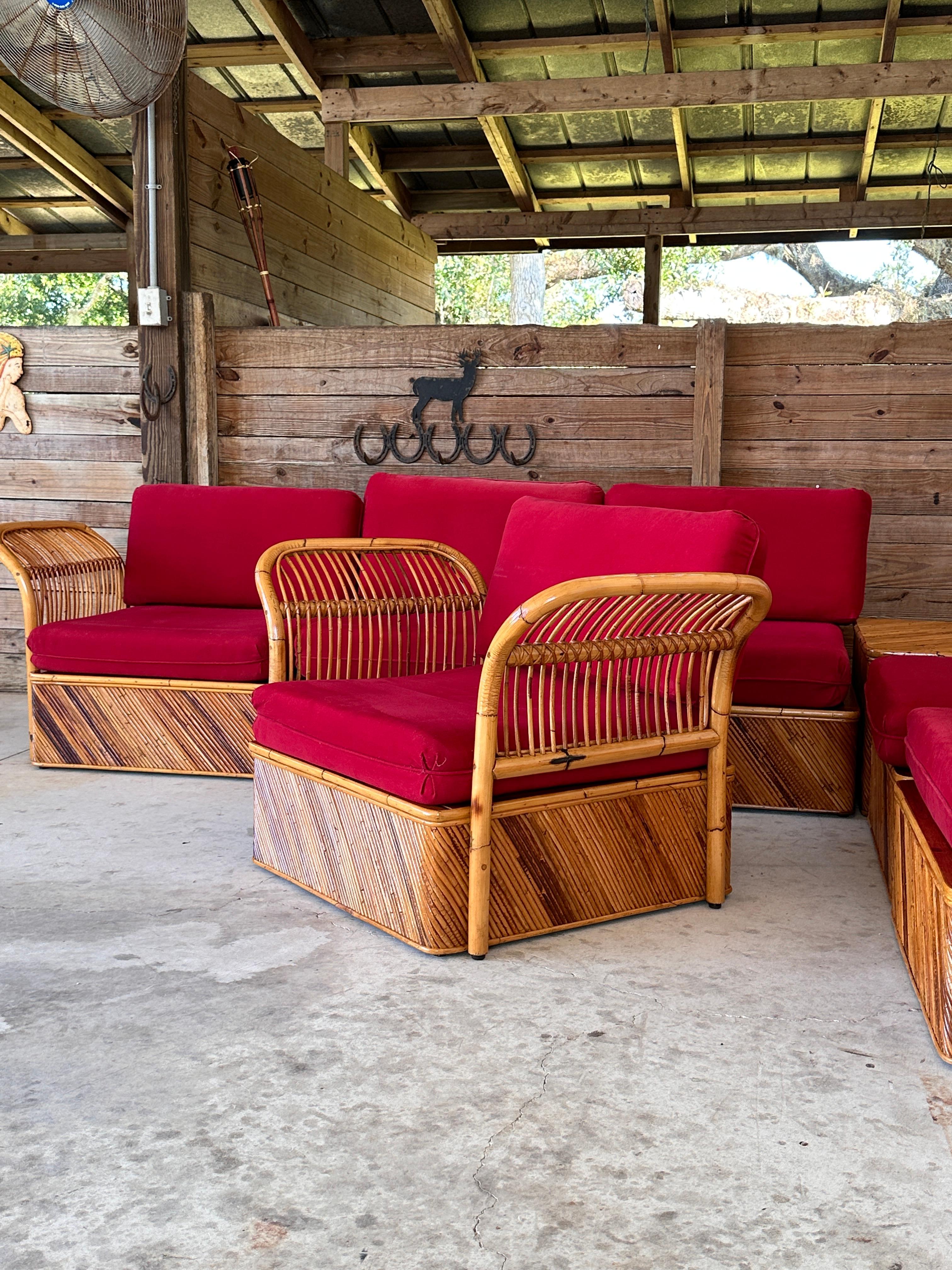 Organique Chaise et section en rotin à crayon restauré, sept pièces, milieu du 20e siècle en vente