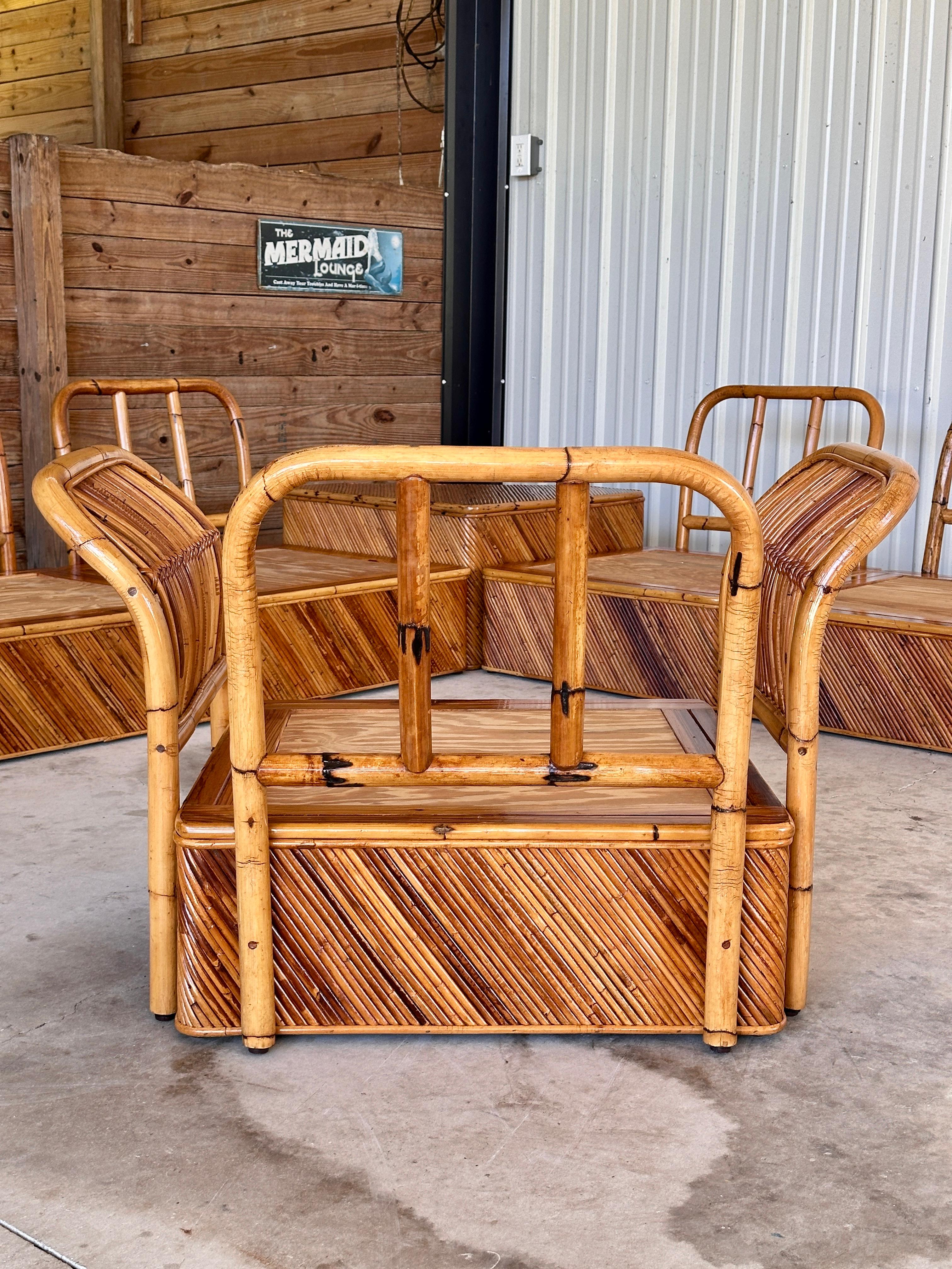 Chaise et section en rotin à crayon restauré, sept pièces, milieu du 20e siècle Bon état - En vente à North Fort Myers, FL