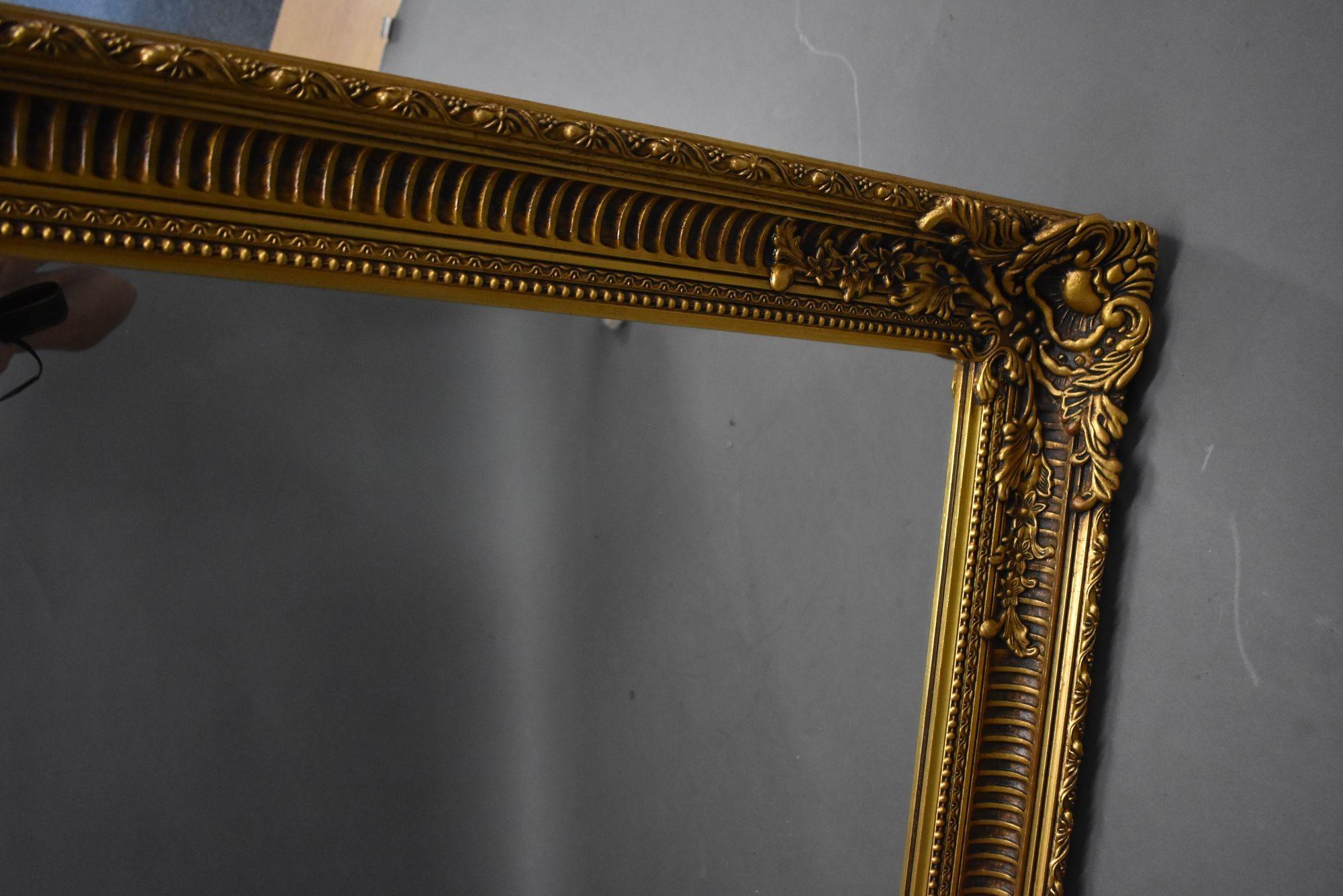 Mid 20th Century Ornate Gilt Mirror For Sale 2