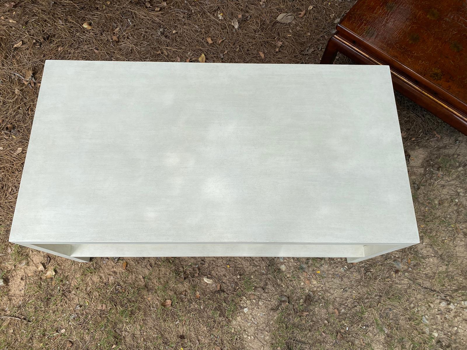 Mid-20th Century Painted Two-Tier Coffee Table, Custom Finish In Good Condition For Sale In Atlanta, GA