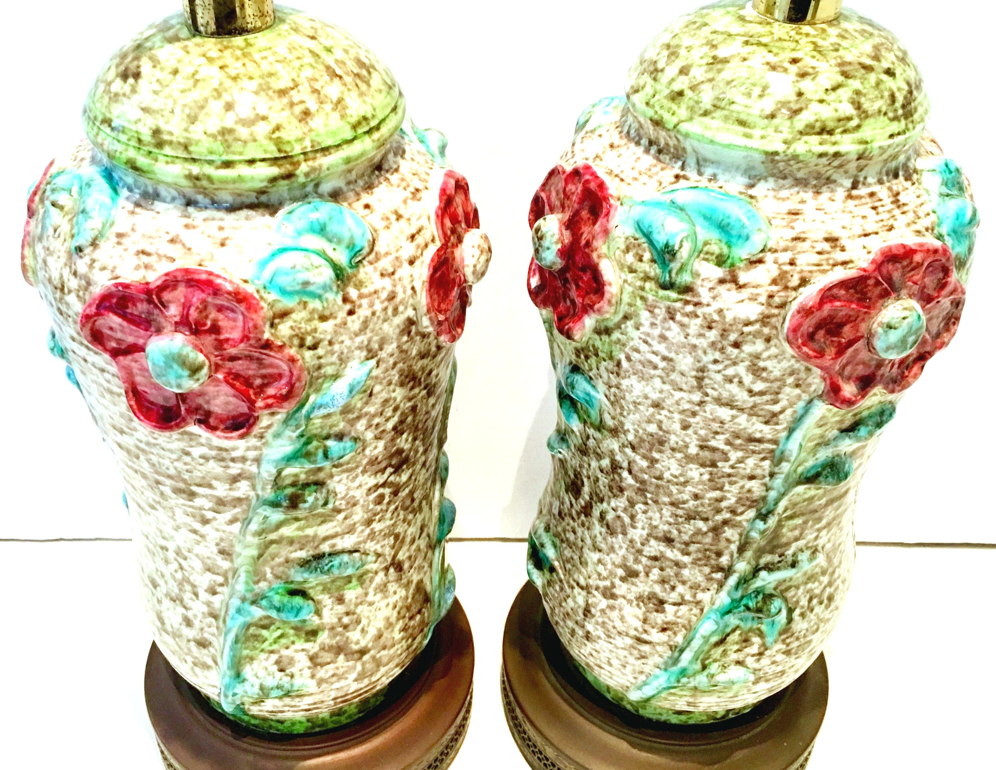 Mid-20th Century Pair of Ceramic Glaze and Gilt Brass Floral Table Lamps For Sale 1