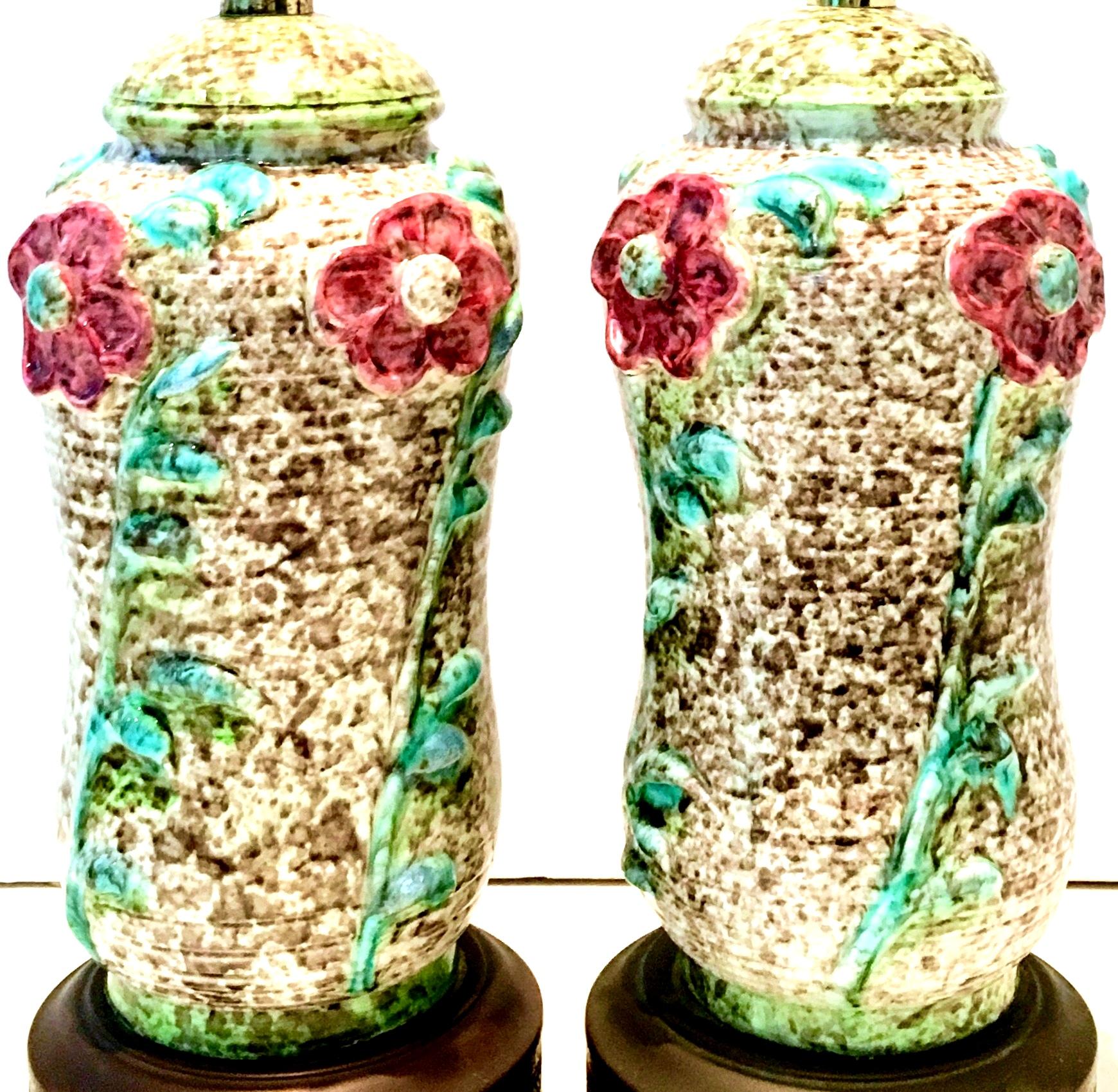 American Mid-20th Century Pair of Ceramic Glaze and Gilt Brass Floral Table Lamps For Sale