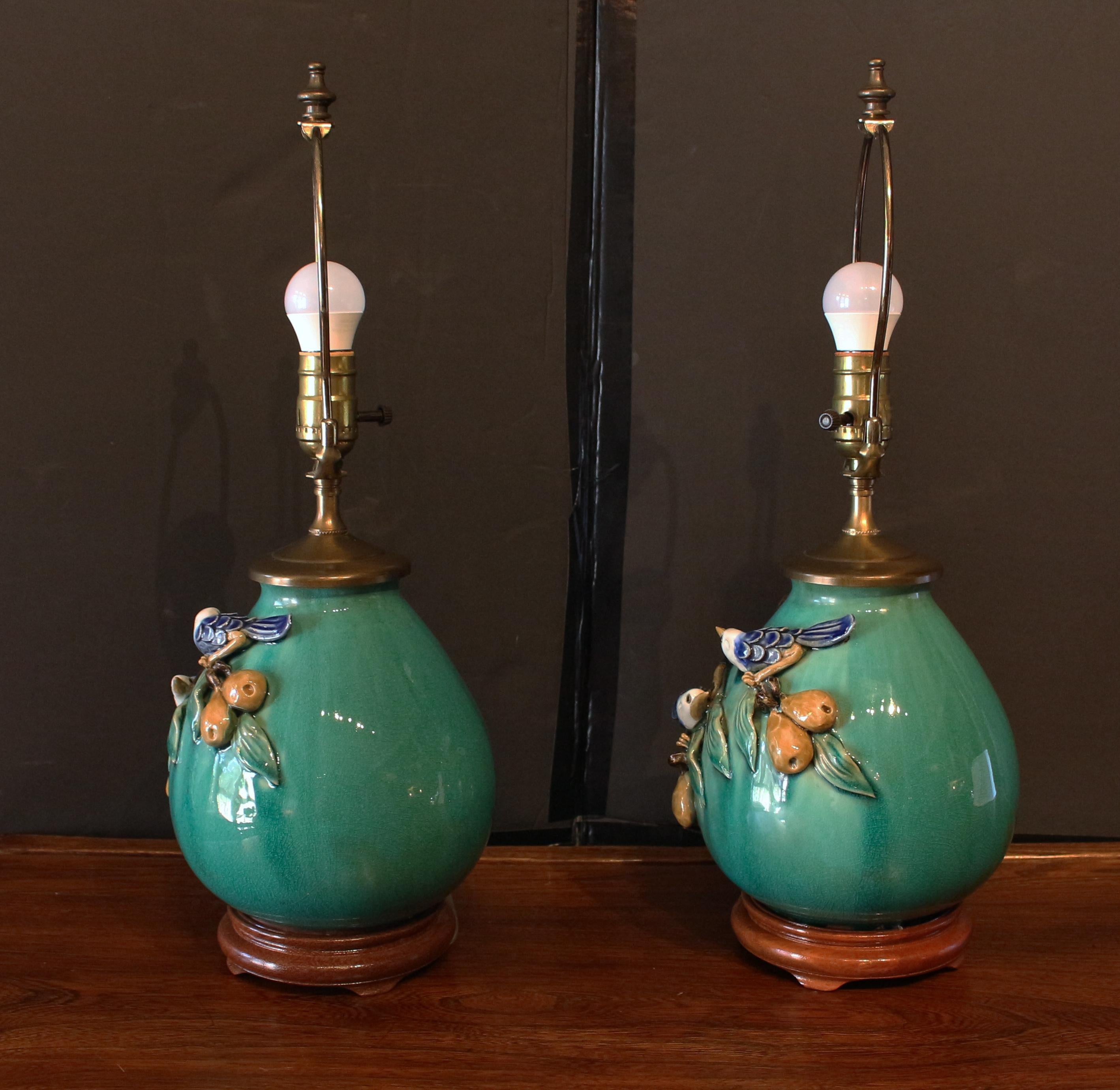 Mid-20th Century Pair of Chinese Porcelain Lamps 1