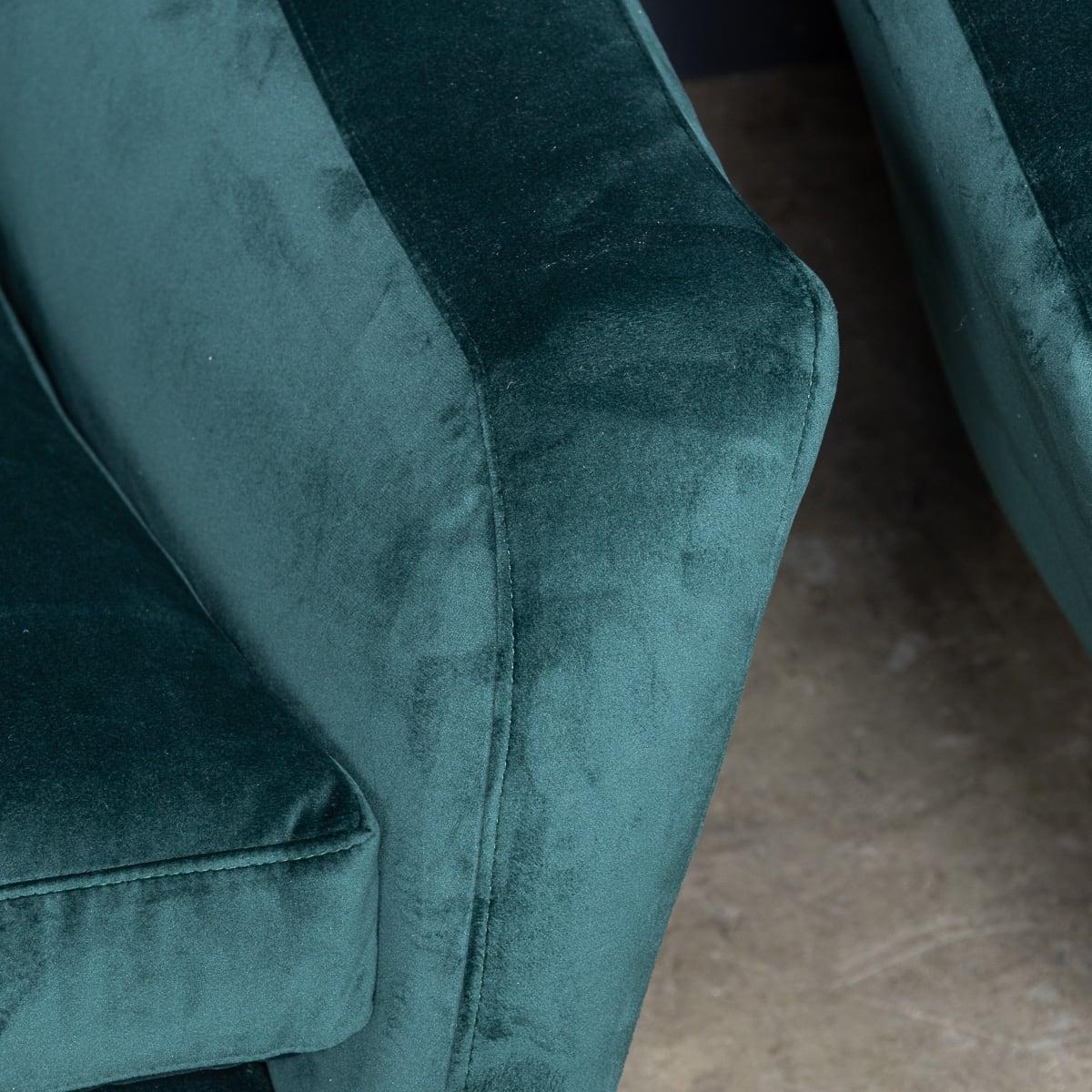 Paire de fauteuils italiens en velours vert et laiton du milieu du XXe siècle, c.1950 en vente 8