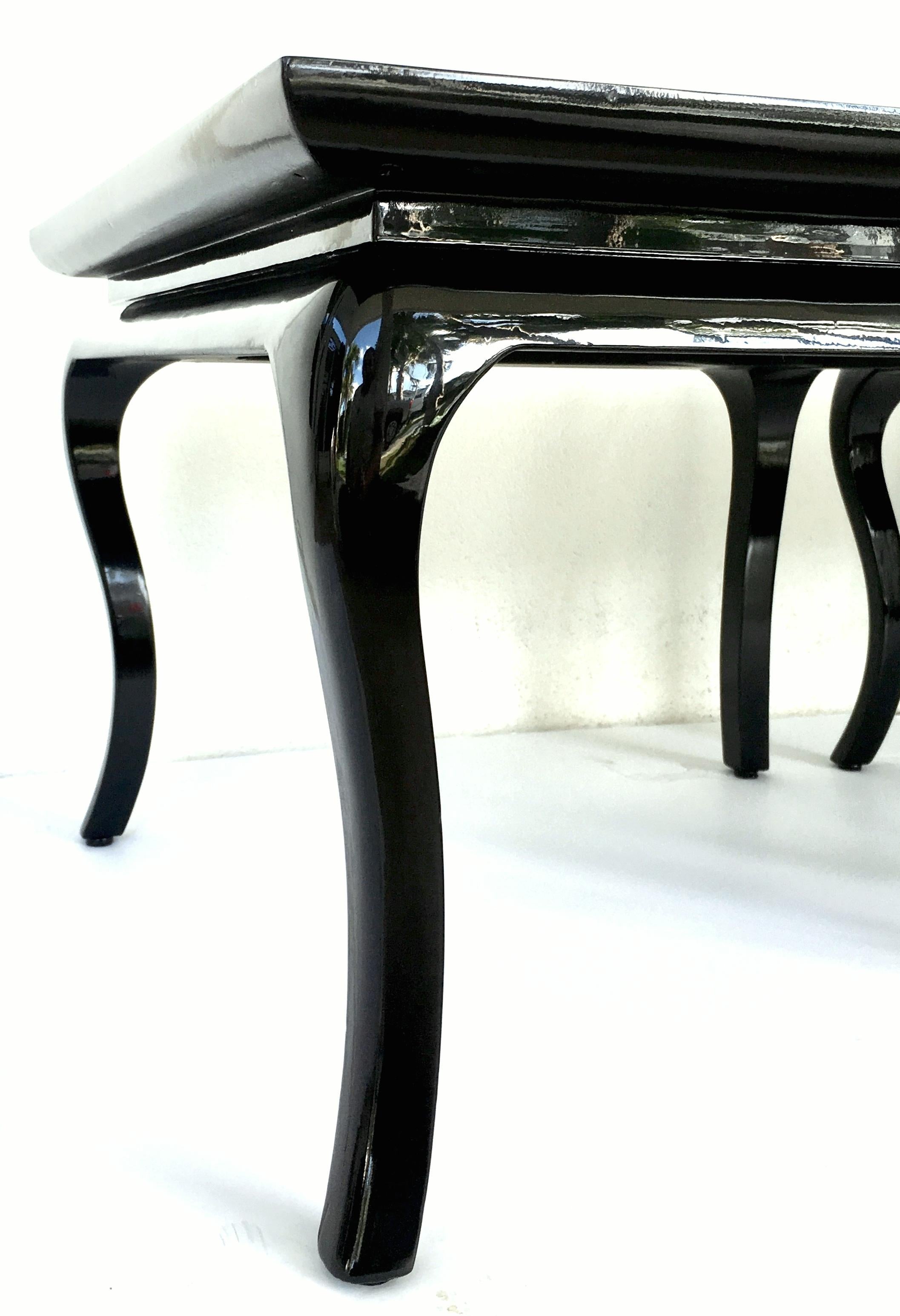 Mid-20th Century Pair of Lacquered and Marble-Top Hollywood Regency Side Tables For Sale 3