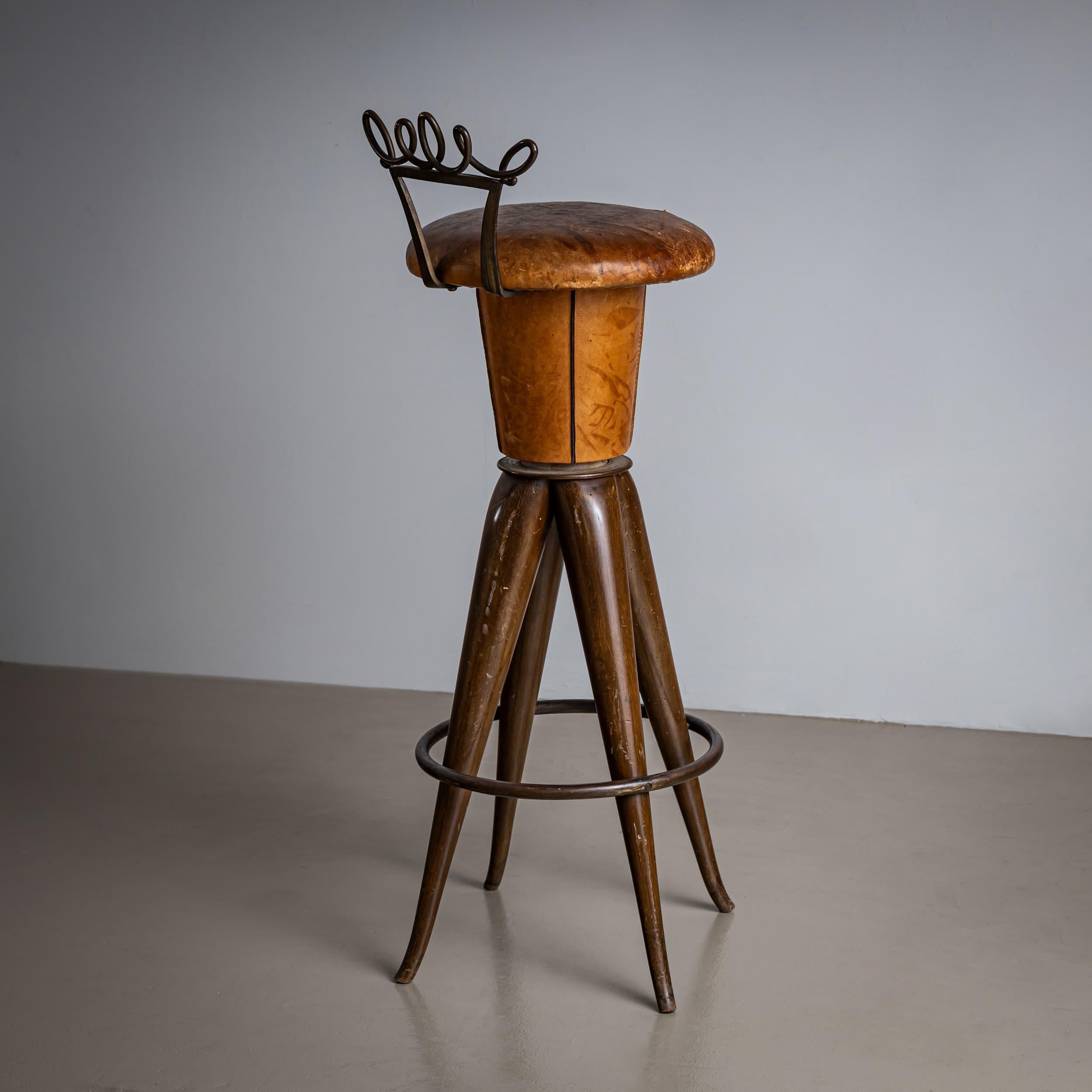 Mitte des 20. Jahrhunderts Ein Paar Barhocker aus Leder und Messing, zugeschrieben Bartolucci Arts im Angebot 4
