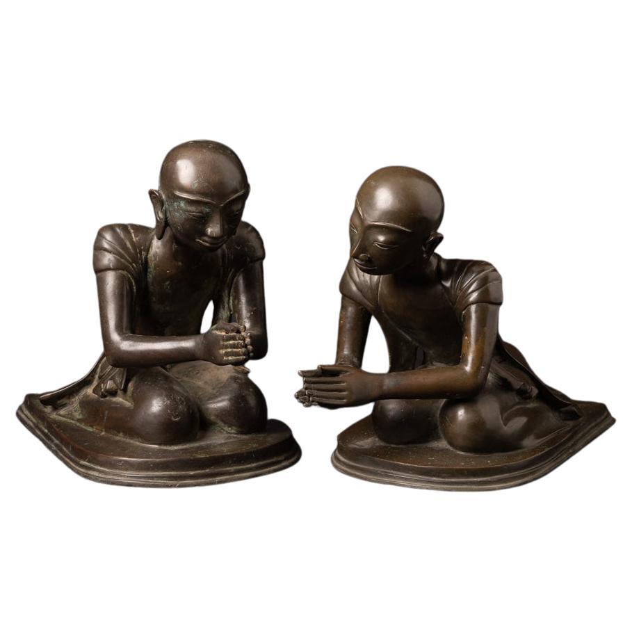Mid-20th century Pair of old bronze Burmese Monk statues in Namaskara Mudra For Sale