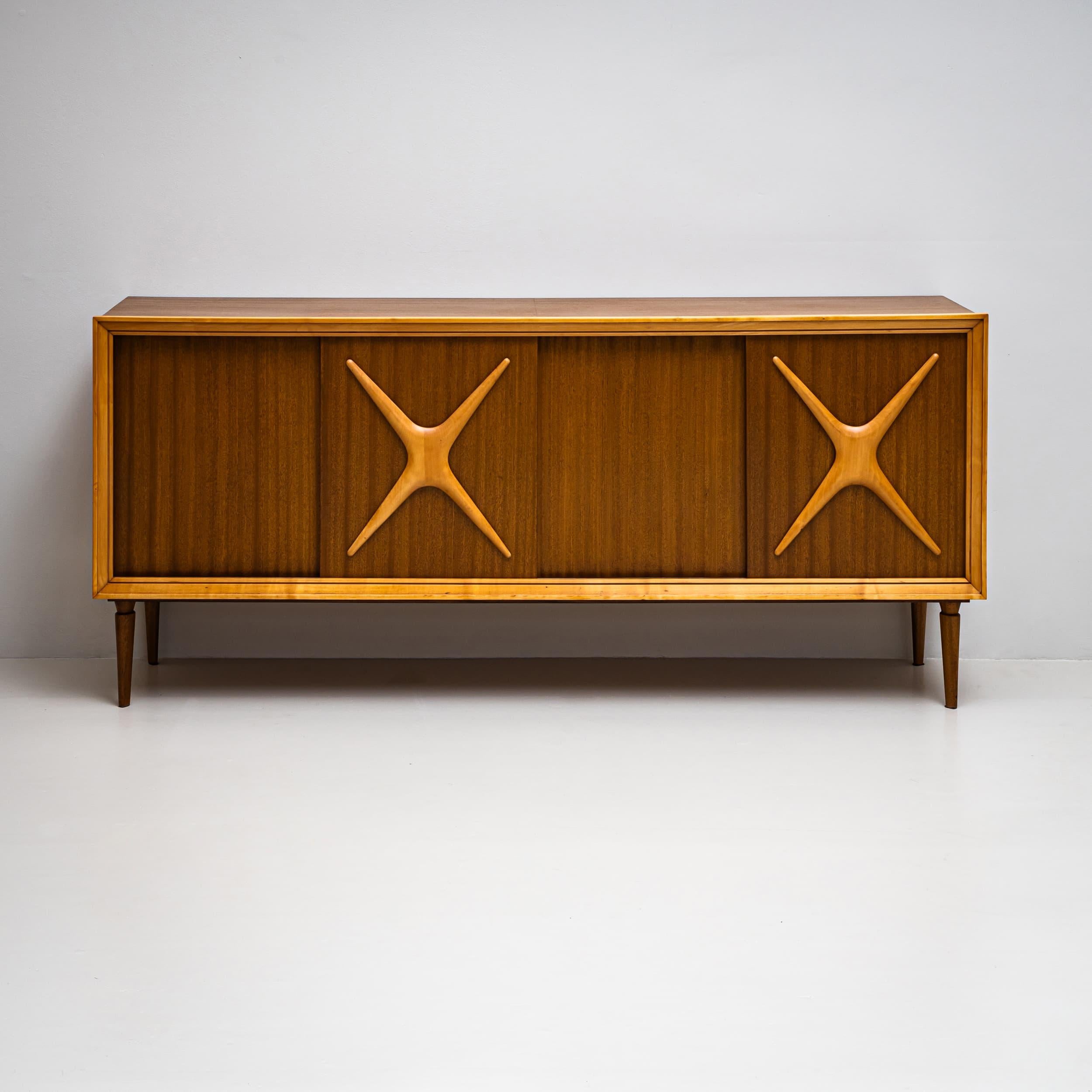 Mitte des 20. Jahrhunderts  Paar Sideboards, italienische Herstellung (Italienisch) im Angebot