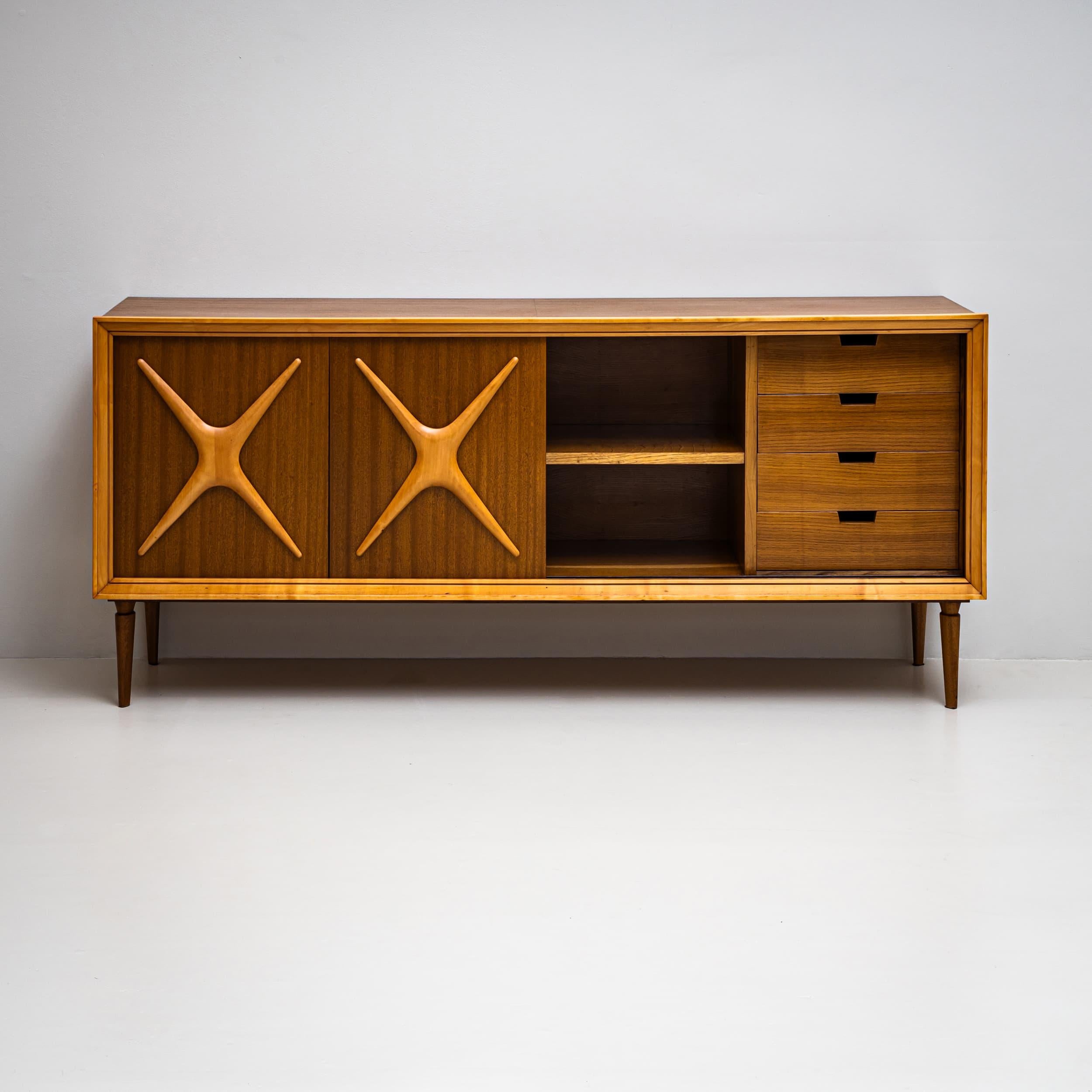 Mitte des 20. Jahrhunderts  Paar Sideboards, italienische Herstellung (Holz) im Angebot