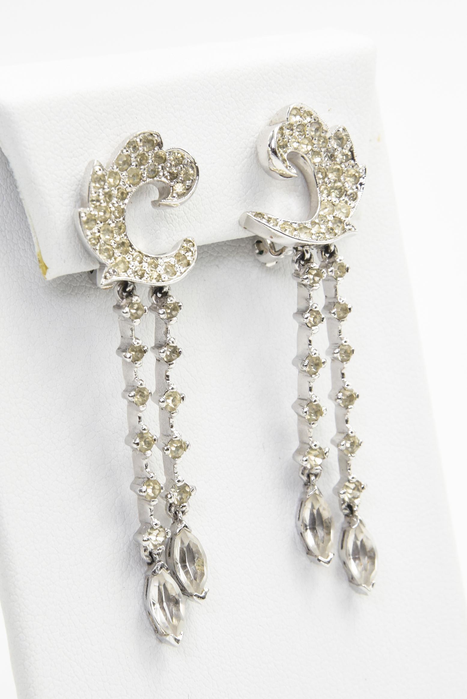Mitte des 20. Jahrhunderts Panetta Faux Diamant-Kristall-Kristall-Clip-Ohrringe an zwei Ohrhängern im Zustand „Gut“ im Angebot in Miami Beach, FL