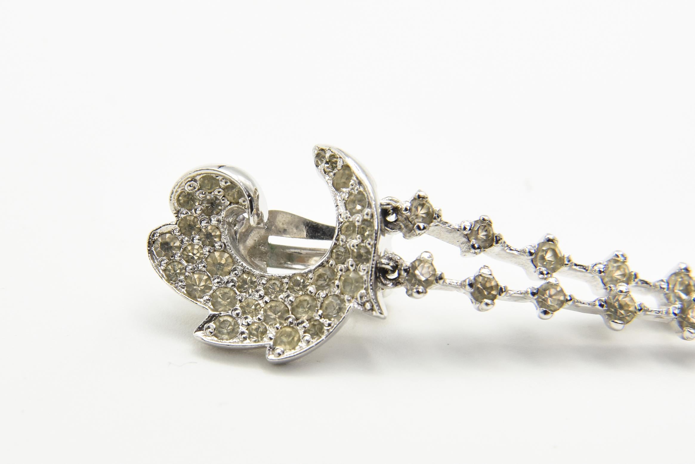Mitte des 20. Jahrhunderts Panetta Faux Diamant-Kristall-Kristall-Clip-Ohrringe an zwei Ohrhängern im Angebot 1